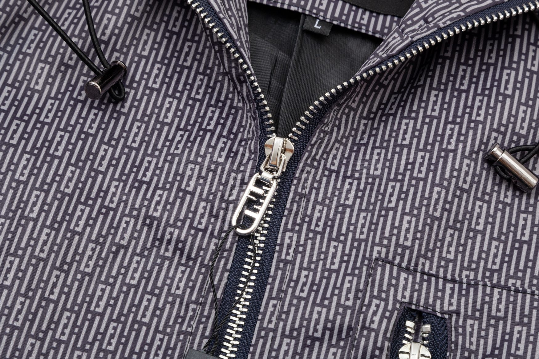 【FENDI  公式旗艦店】フェンディ  ジャケット着 好評に付き再入荷 240826