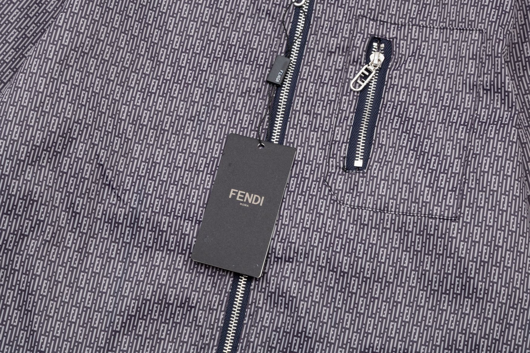 【FENDI  公式旗艦店】フェンディ  ジャケット着 好評に付き再入荷 240826