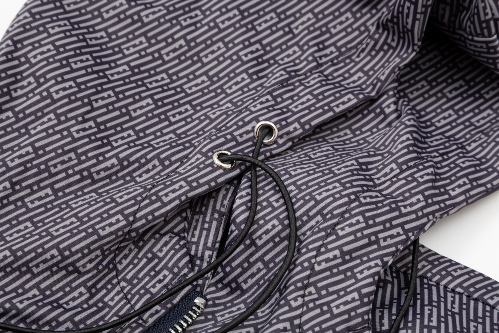 【FENDI  公式旗艦店】フェンディ  ジャケット着 好評に付き再入荷 240826