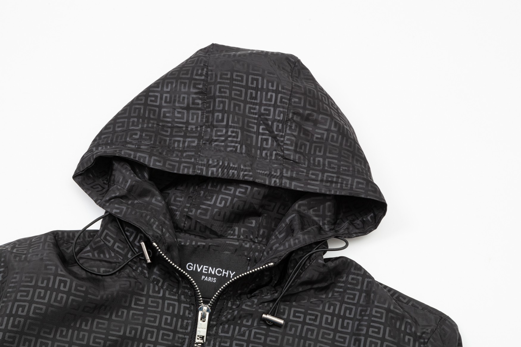 【GUCCI 公式旗艦店】グッチ  ジャケット着 好評に付き再入荷 240828