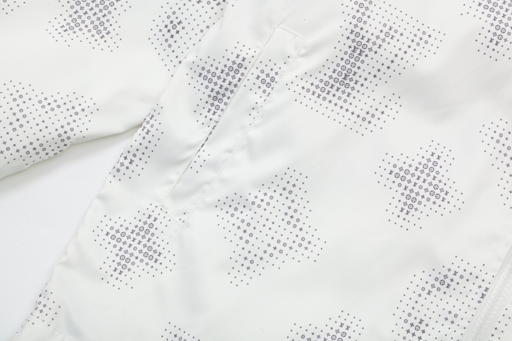 【LOUIS VUITTON  公式旗艦店】ルイヴィトン  ジャケット着 好評に付き再入荷 240826