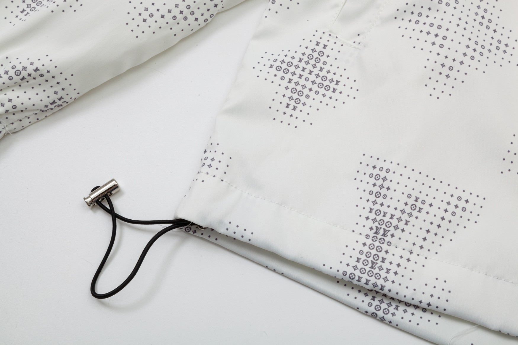 【LOUIS VUITTON  公式旗艦店】ルイヴィトン  ジャケット着 好評に付き再入荷 240826