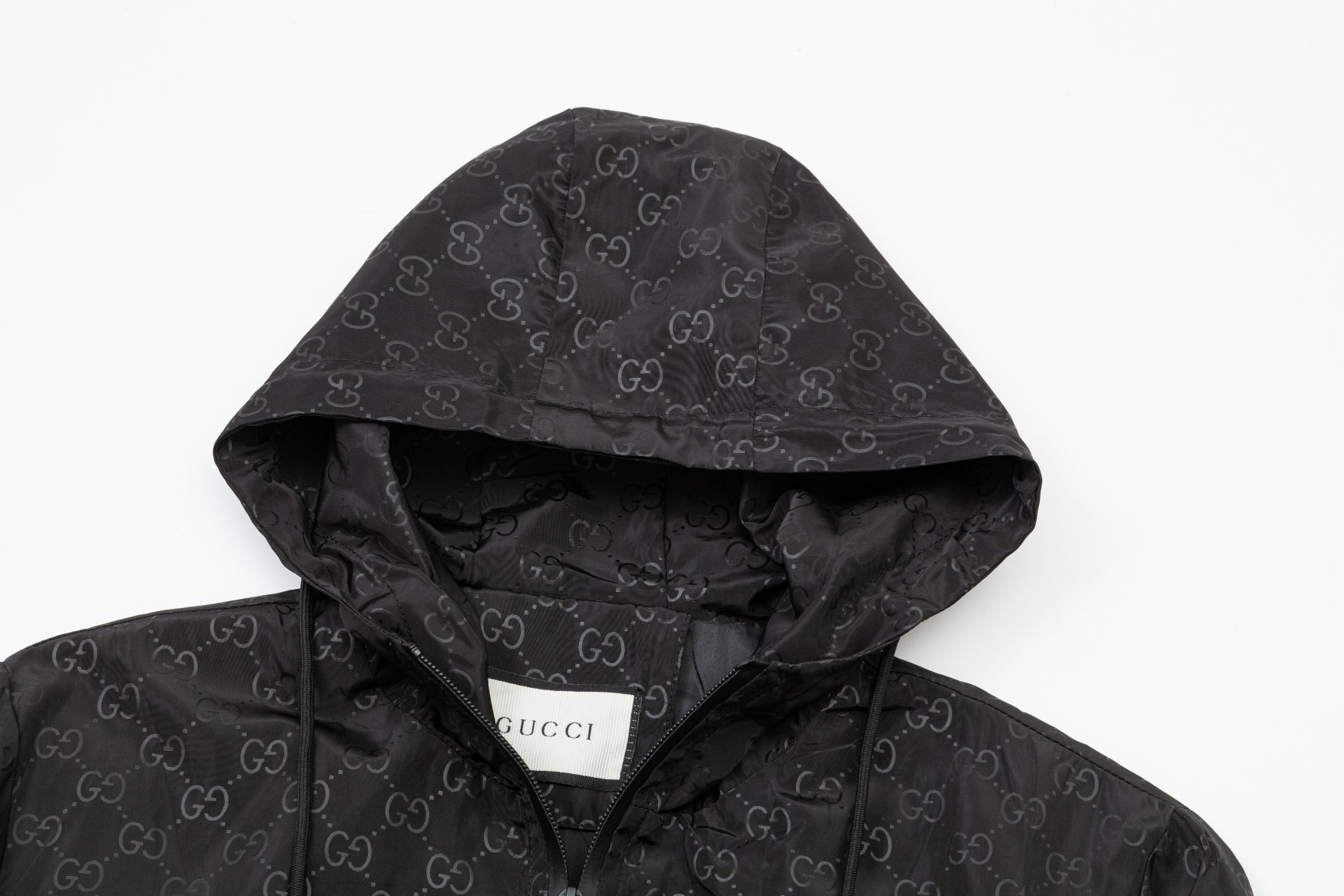 【GUCCI 公式旗艦店】グッチ  ジャケット着 好評に付き再入荷 240827