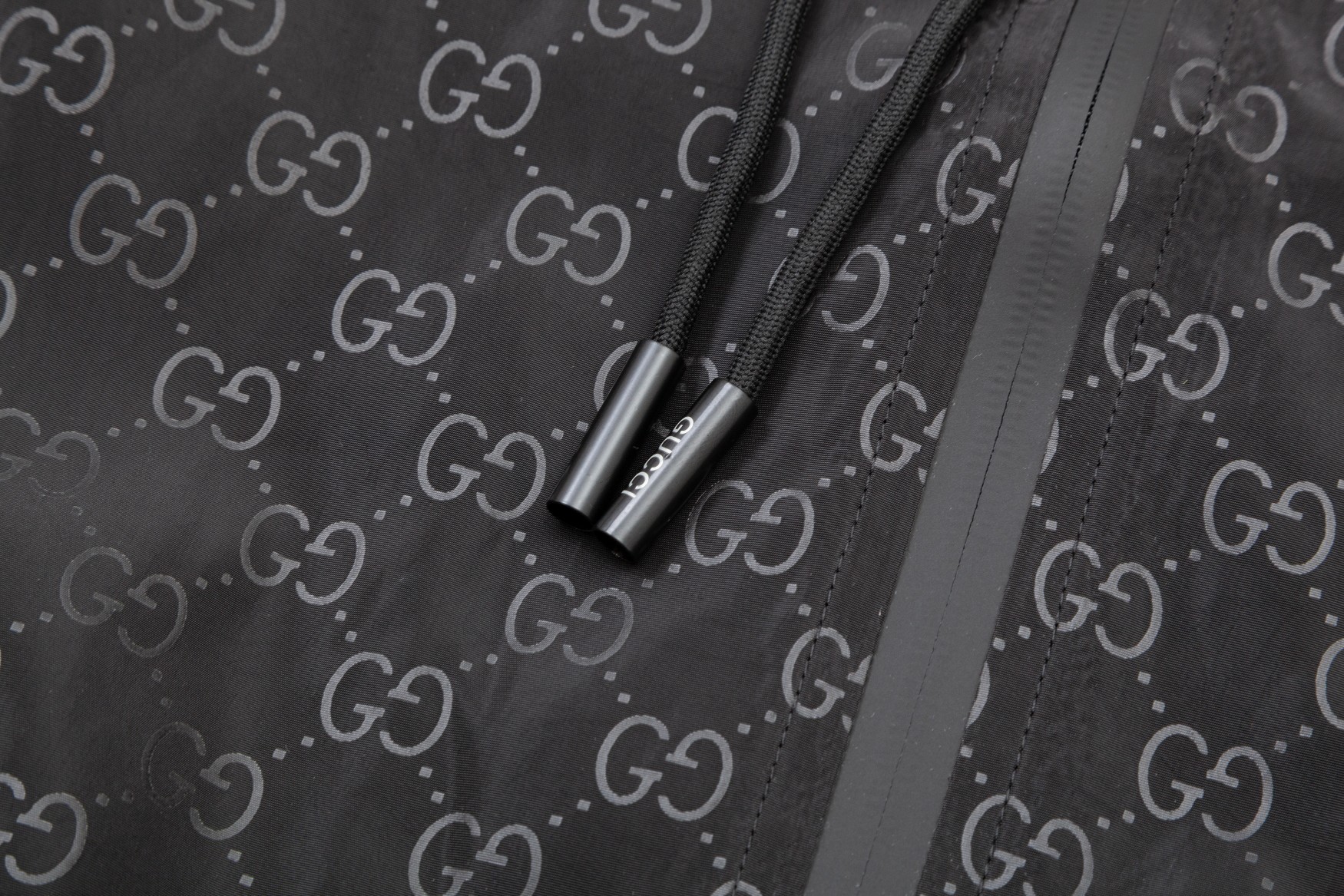 【GUCCI 公式旗艦店】グッチ  ジャケット着 好評に付き再入荷 240827