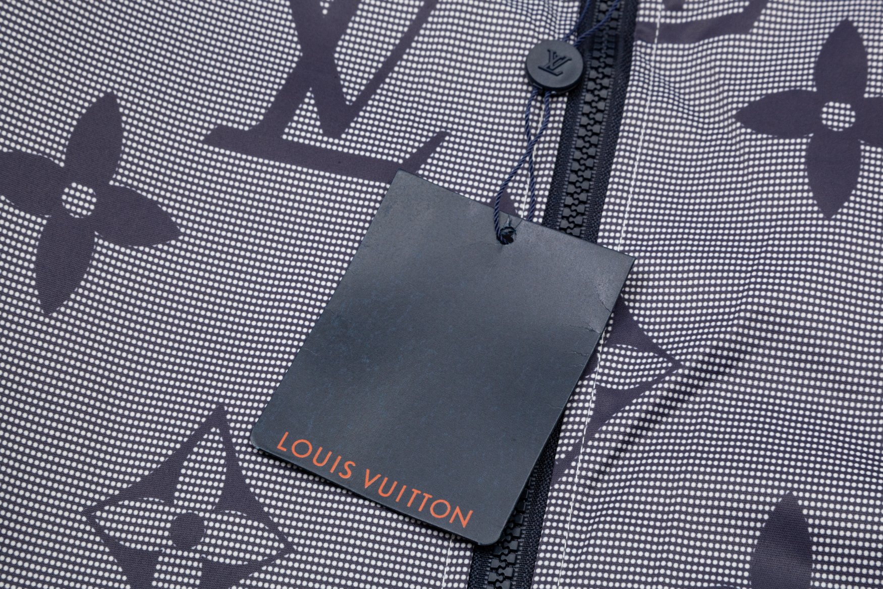【LOUIS VUITTON  公式旗艦店】ルイヴィトン  ジャケット着 好評に付き再入荷！