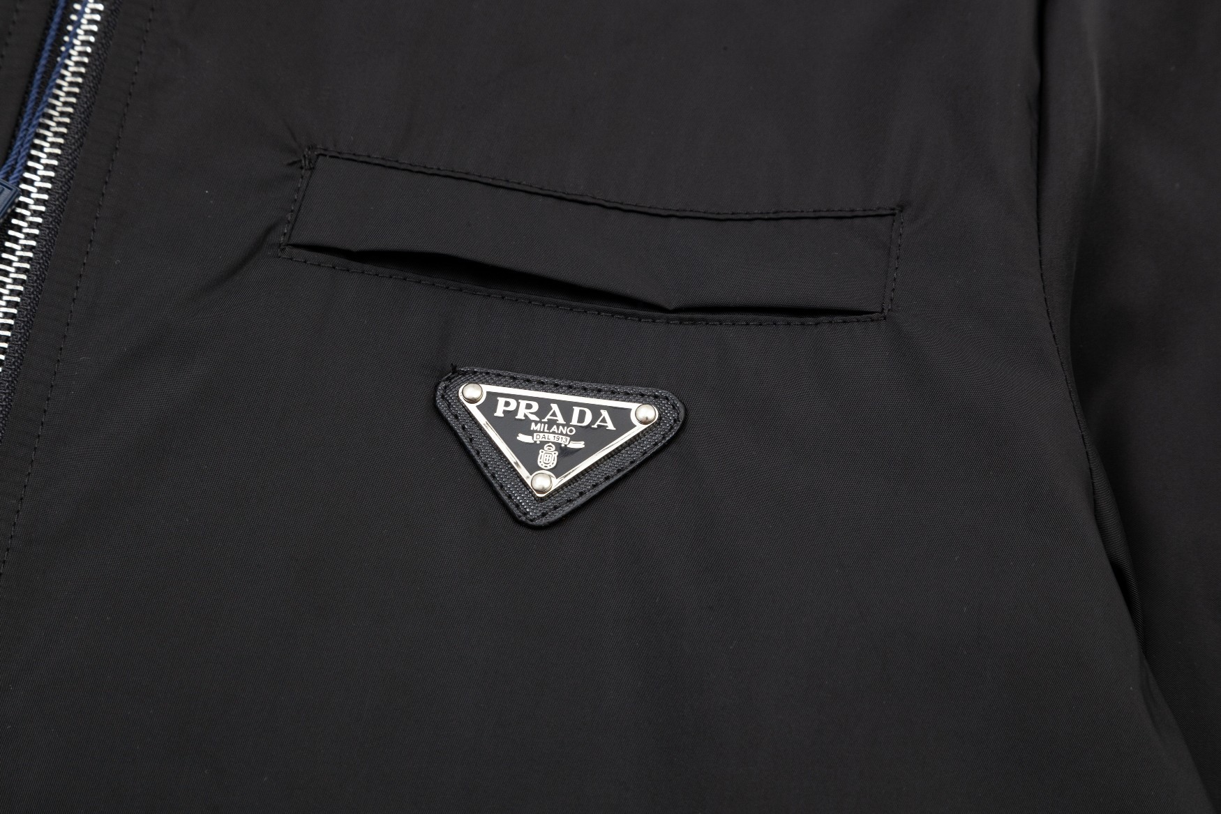 【PRADA  公式旗艦店】プラダ  ジャケット着 好評に付き再入荷 240826