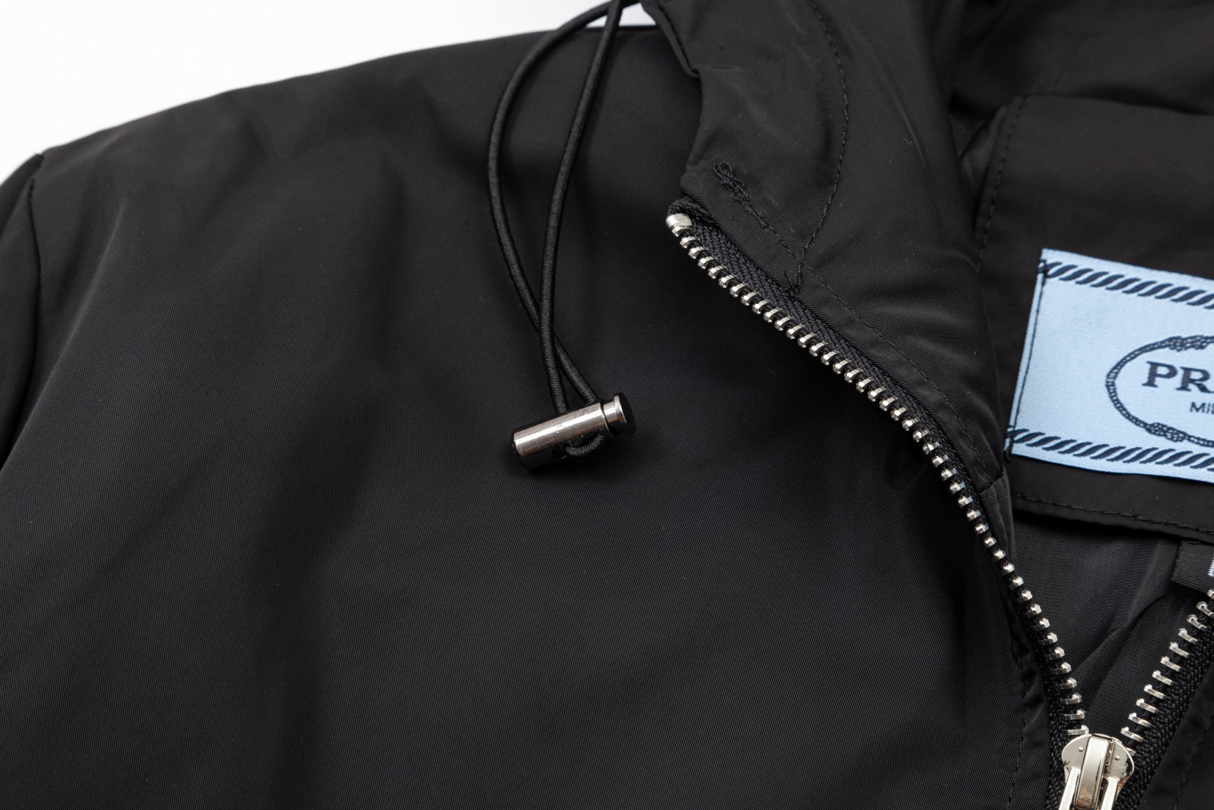 【PRADA  公式旗艦店】プラダ  ジャケット着 好評に付き再入荷 240826