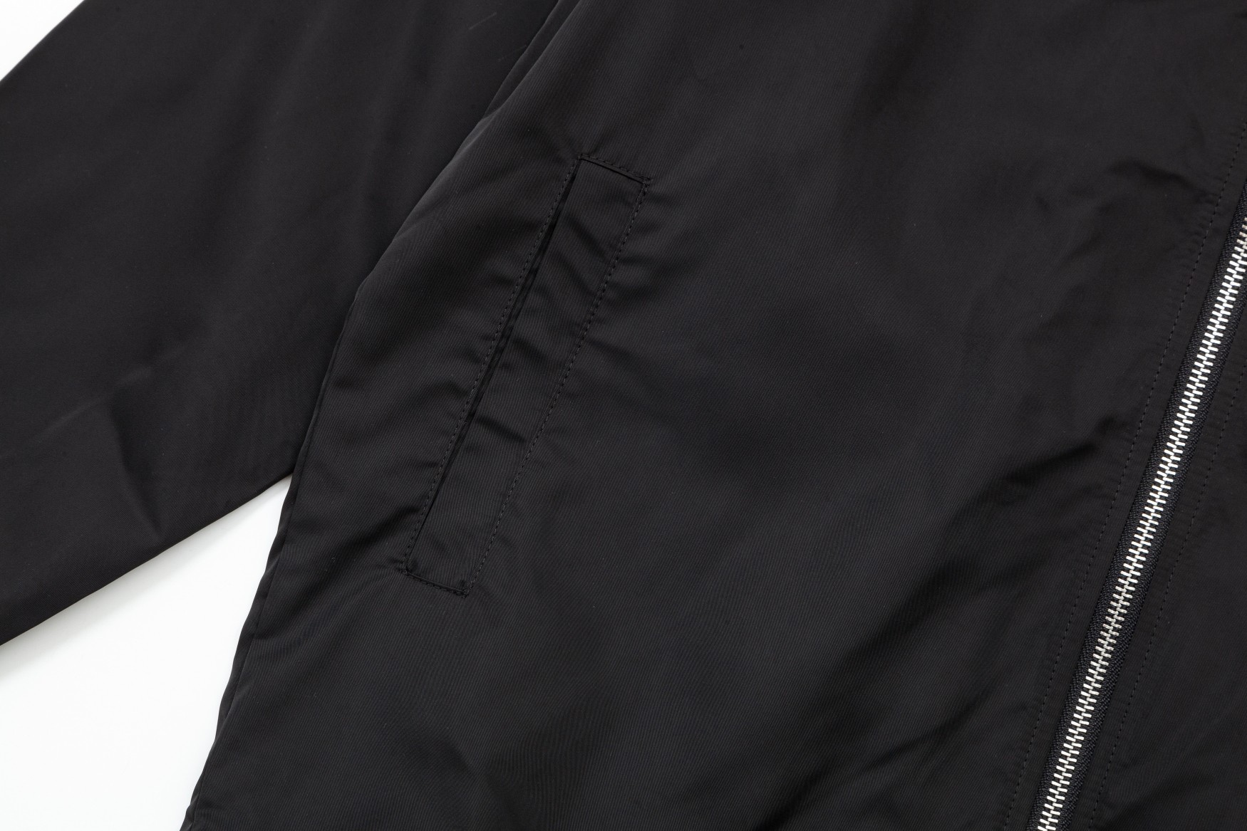 【PRADA  公式旗艦店】プラダ  ジャケット着 好評に付き再入荷 240826