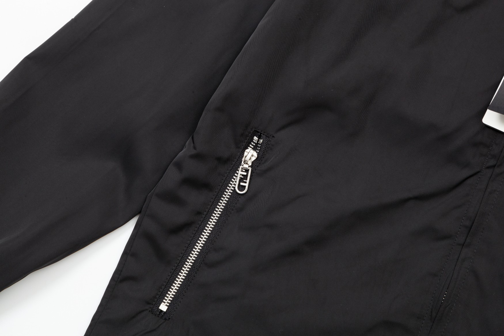 【LOUIS VUITTON  公式旗艦店】ルイヴィトン  ジャケット着 好評に付き再入荷 240826