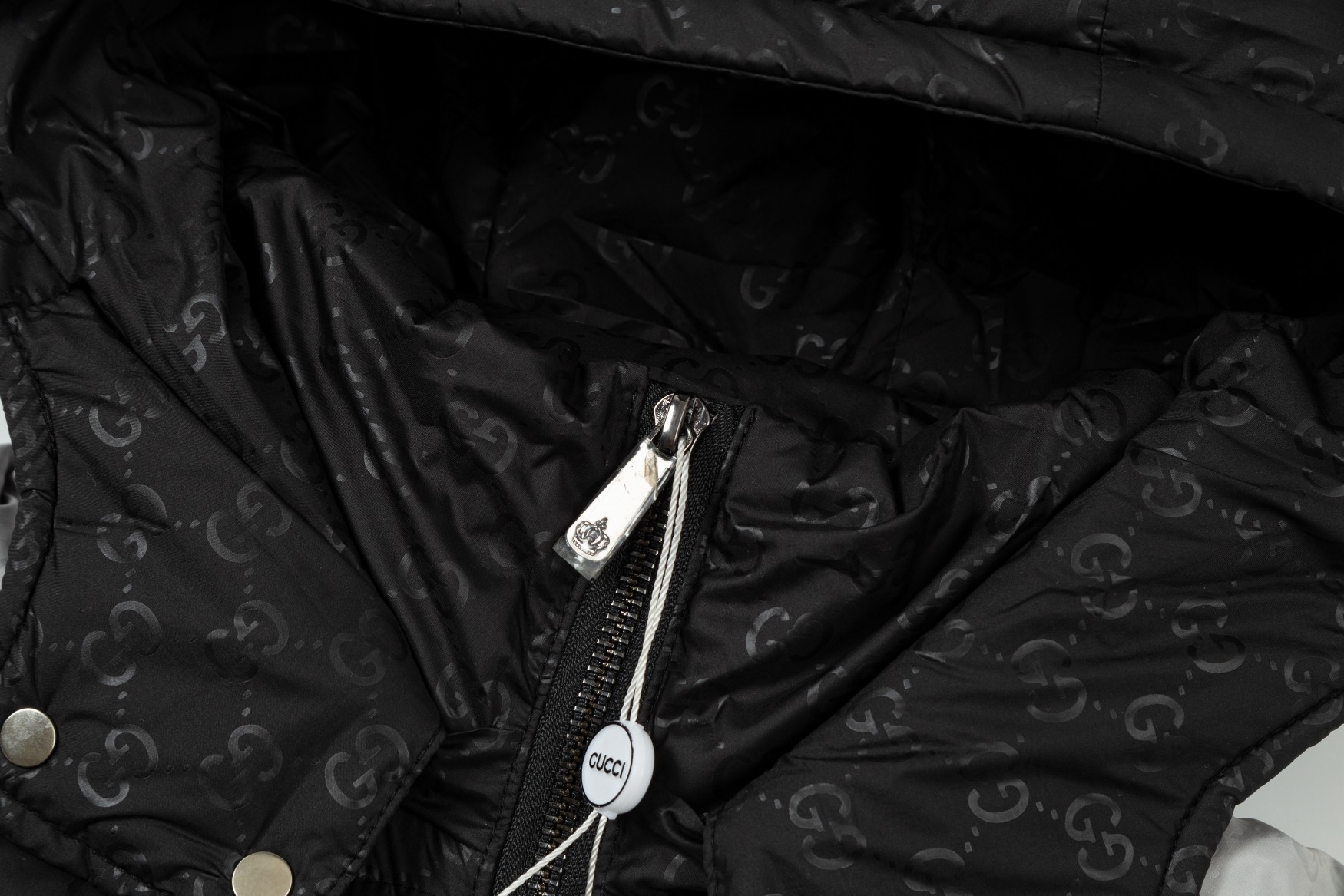 【GUCCI  公式旗艦店】グッチ   ダウンジャケット ご好評に付き再入荷！240927