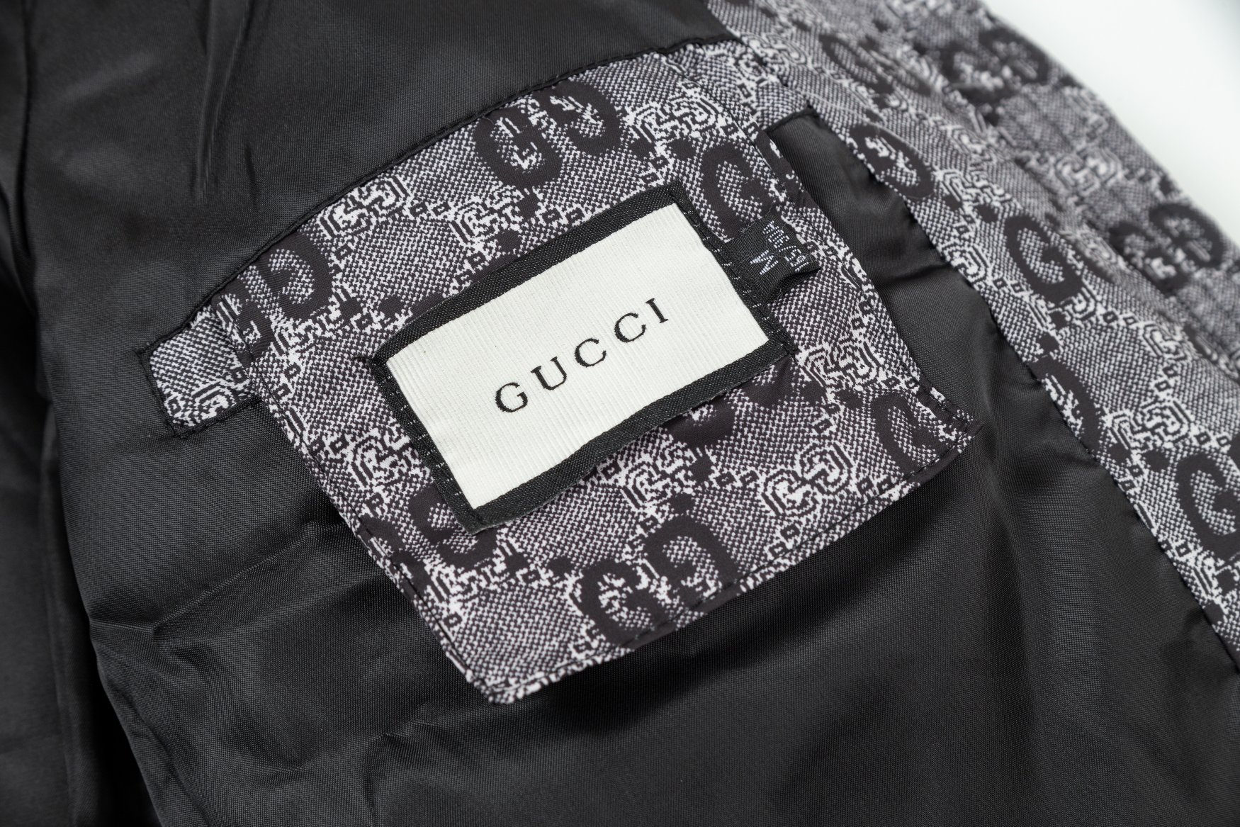 【GUCCI  公式旗艦店】グッチ   ダウンジャケット ご好評に付き再入荷！240927