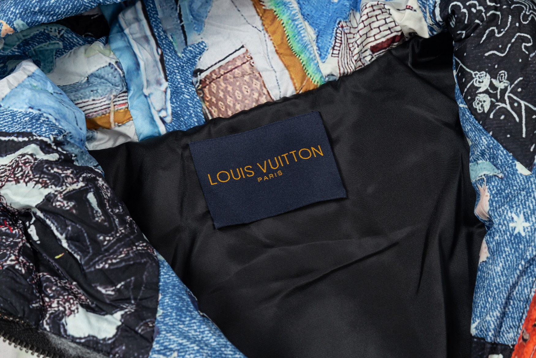 【LOUIS VUITTON 公式旗艦店】ルイヴィトン ダウンジャケット ご好評に付き再入荷！240927