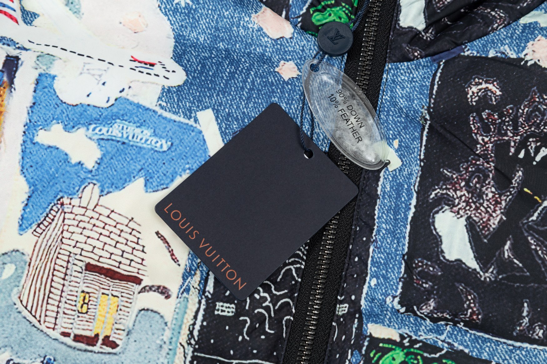 【LOUIS VUITTON 公式旗艦店】ルイヴィトン ダウンジャケット ご好評に付き再入荷！240927