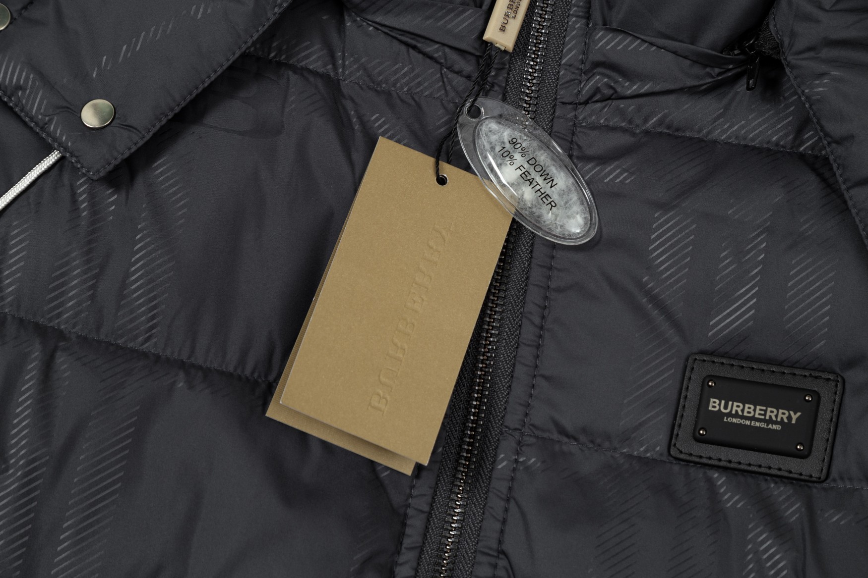 【BURBERRY  公式旗艦店】バーバリー   ダウンジャケット ご好評に付き再入荷！240927