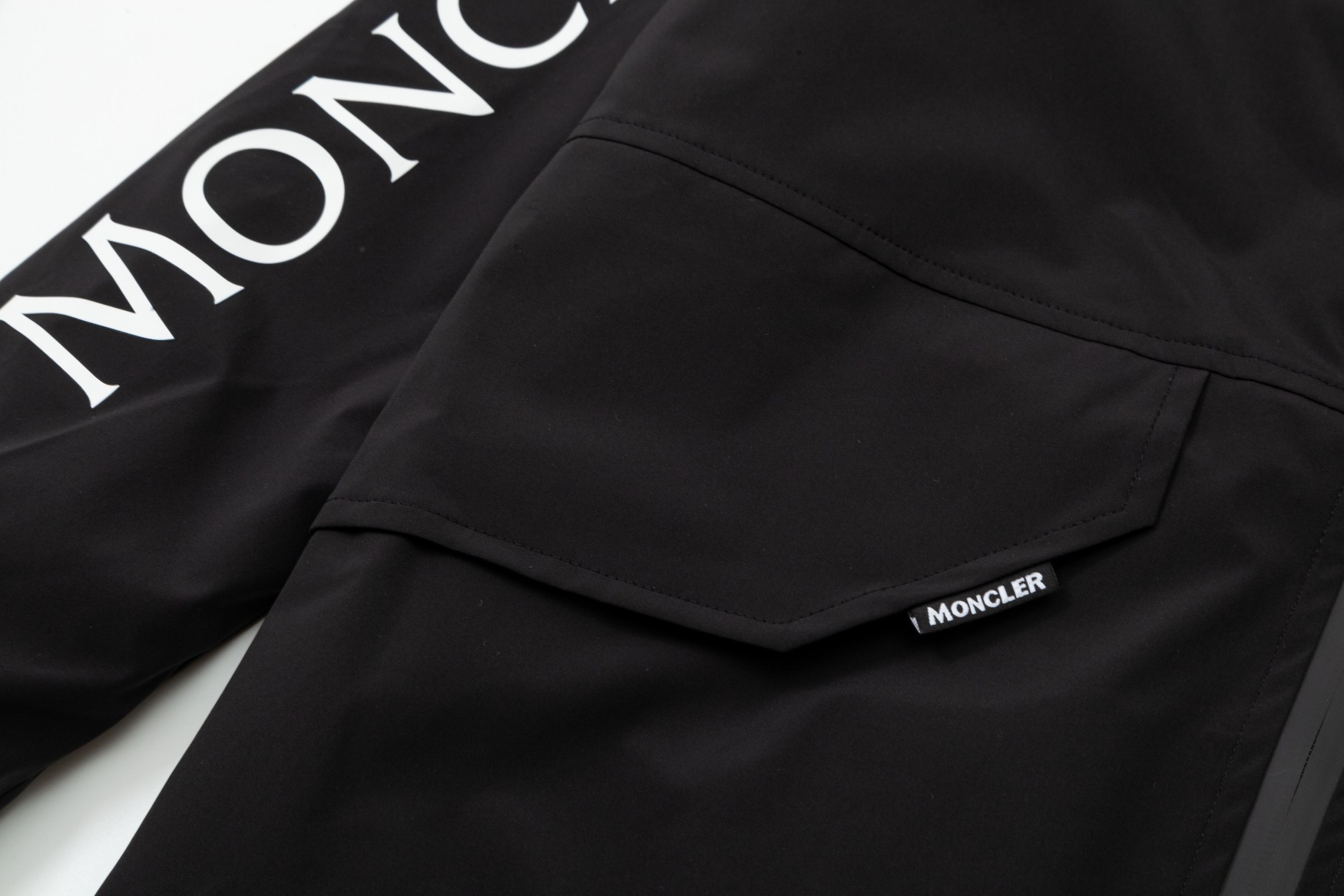 【Moncler日本公式許可旗艦店】（モンクレール）ジャケット着 ご好評に付き再入荷！！【男女兼用】 240920
