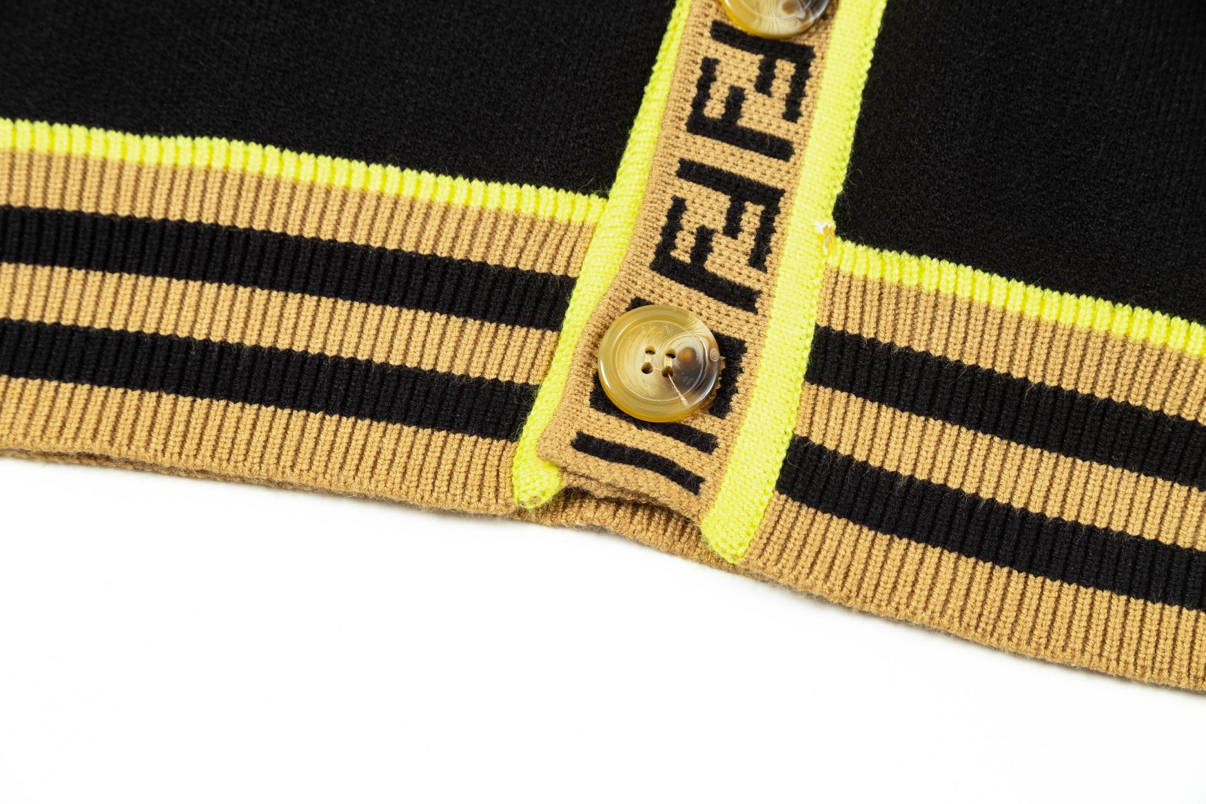 【FENDI 公式旗艦店】フェンディ   セーター好評に付き再入荷！ 240929