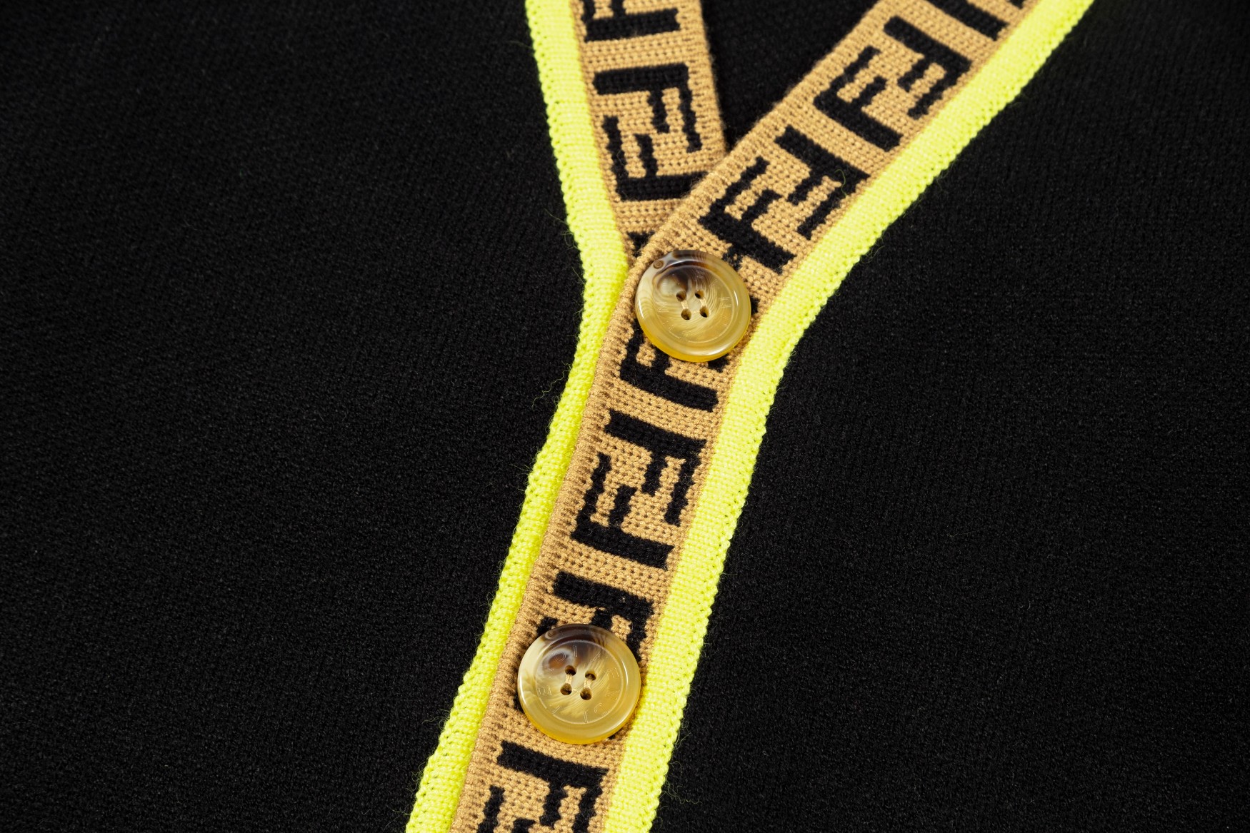 【FENDI 公式旗艦店】フェンディ   セーター好評に付き再入荷！ 240929