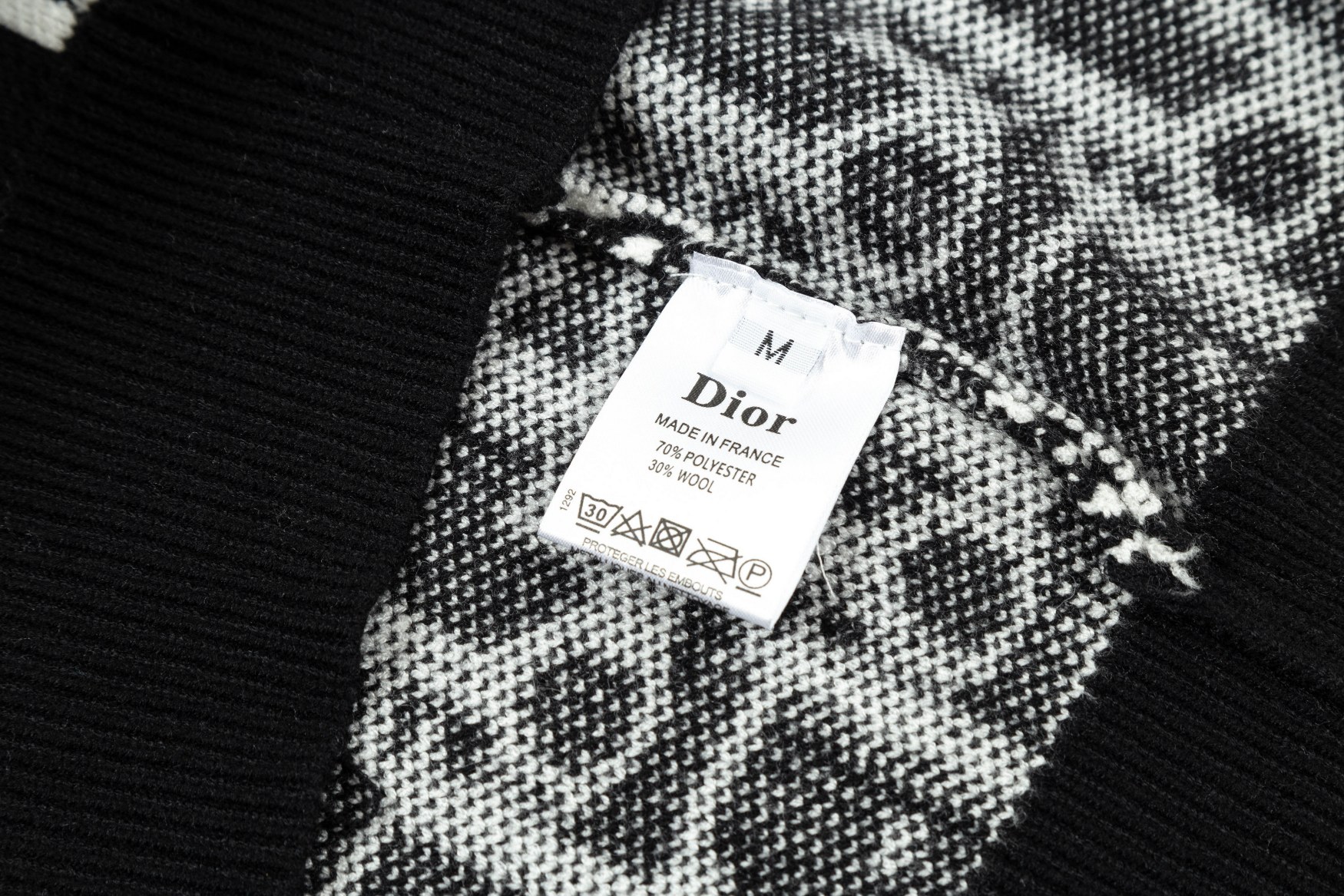 【DIOR 公式旗艦店】ディオール   セーター好評に付き再入荷！ 240929