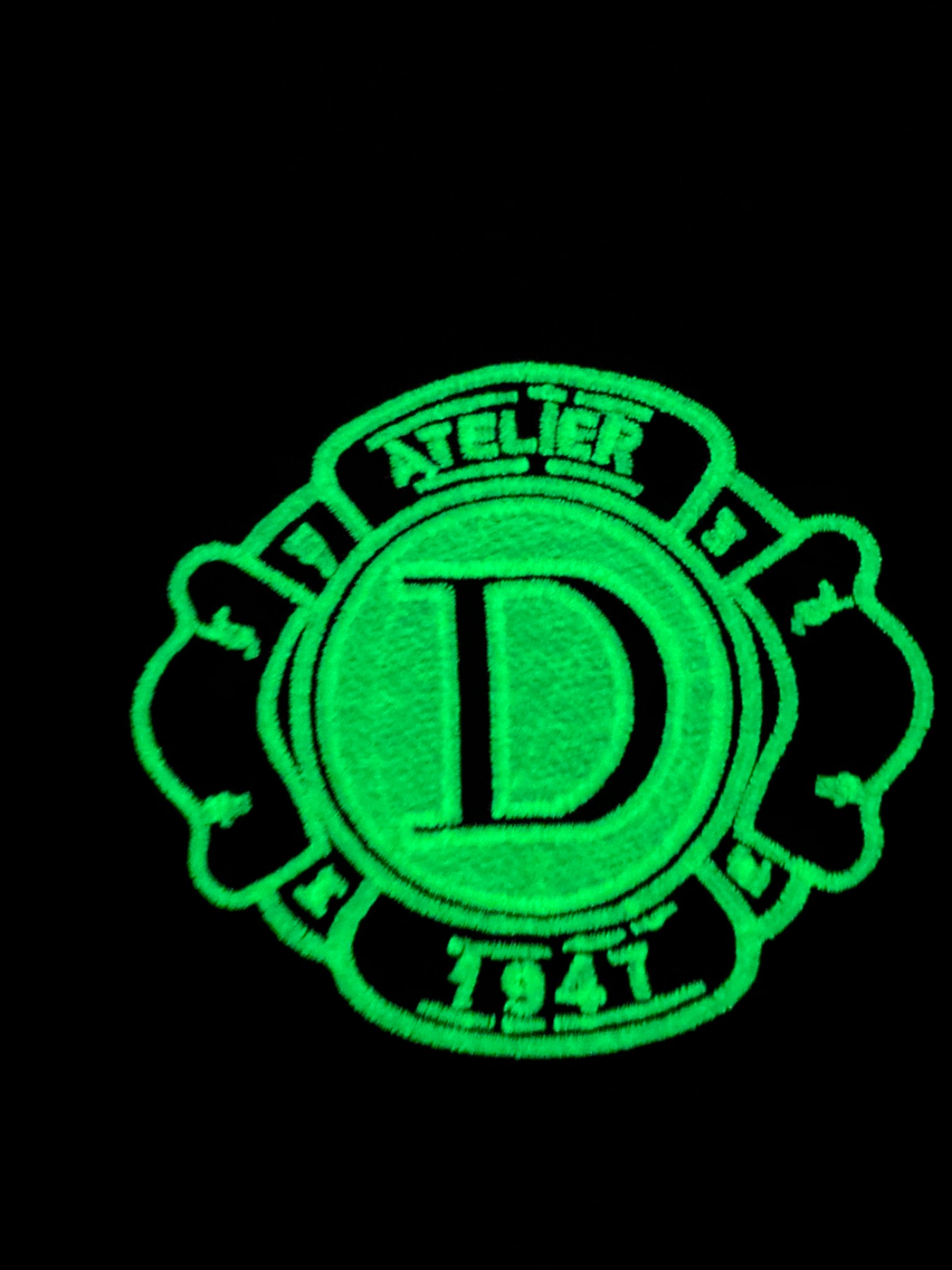 【DIOR  公式旗艦店】ディオール  シャツ  ご好評に付き再入荷 240831