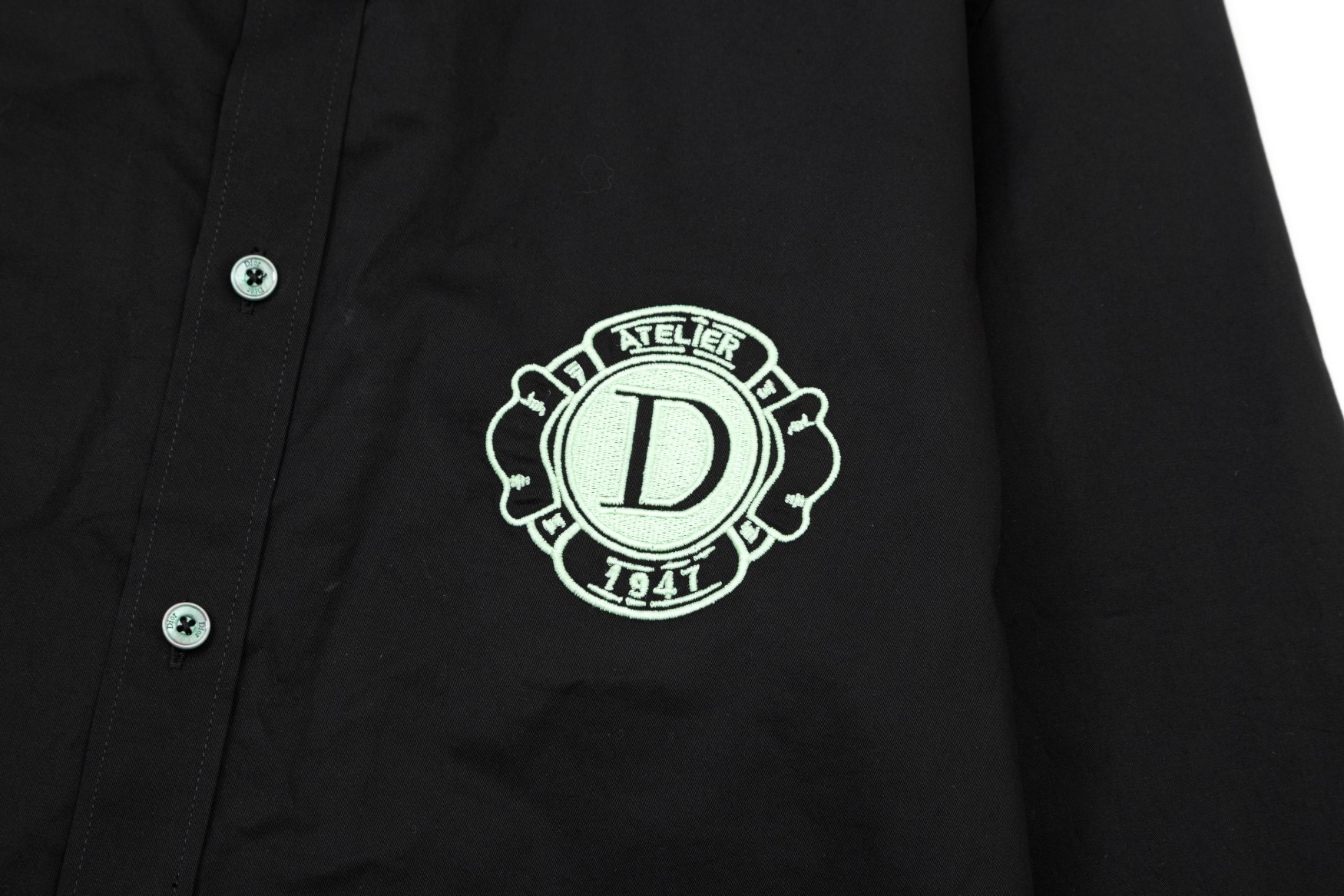 【DIOR  公式旗艦店】ディオール  シャツ  ご好評に付き再入荷 240831