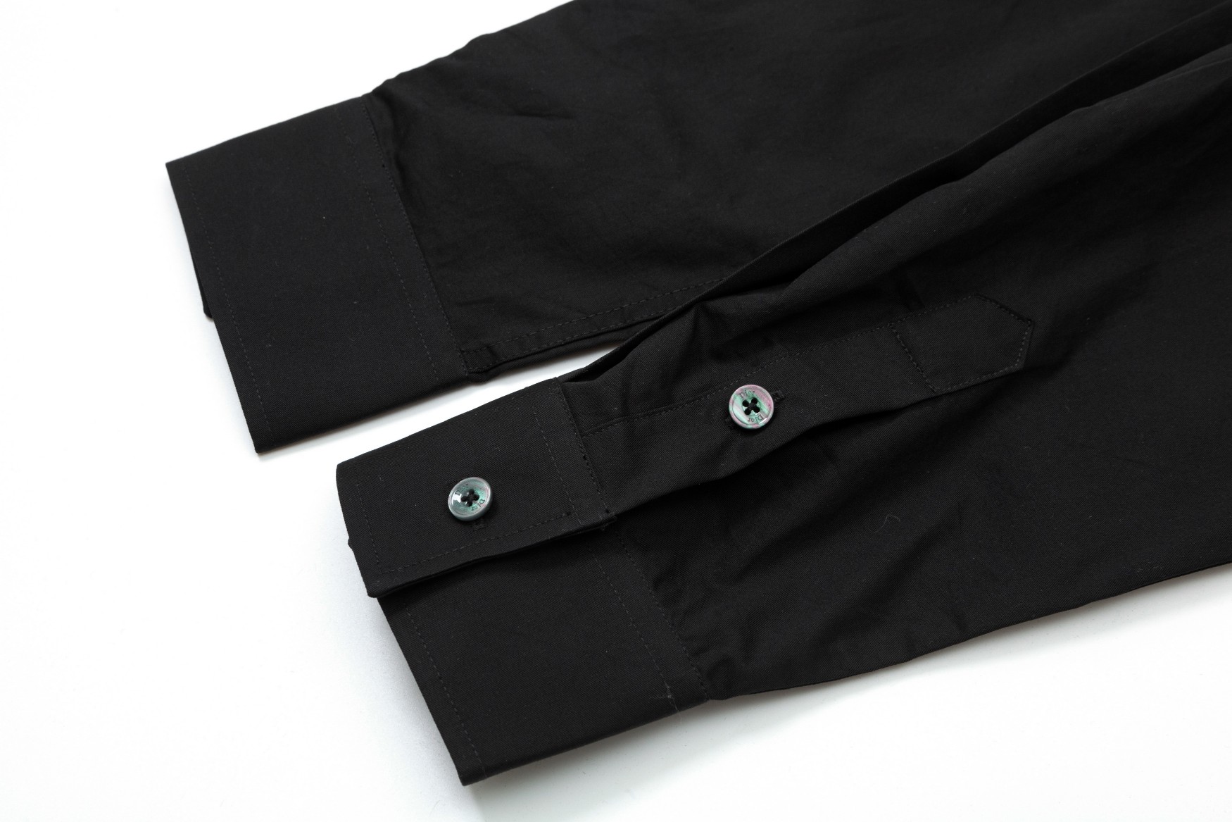 【DIOR  公式旗艦店】ディオール  シャツ  ご好評に付き再入荷 240831