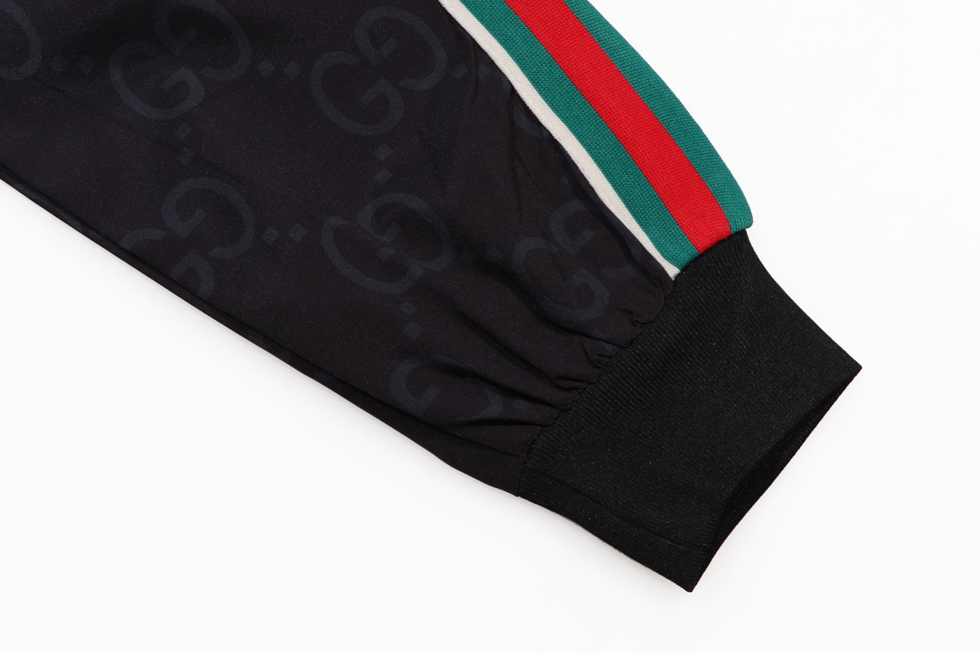 【GUCCI】グッチ ジャケット着  ご好評に付き再入荷！240921