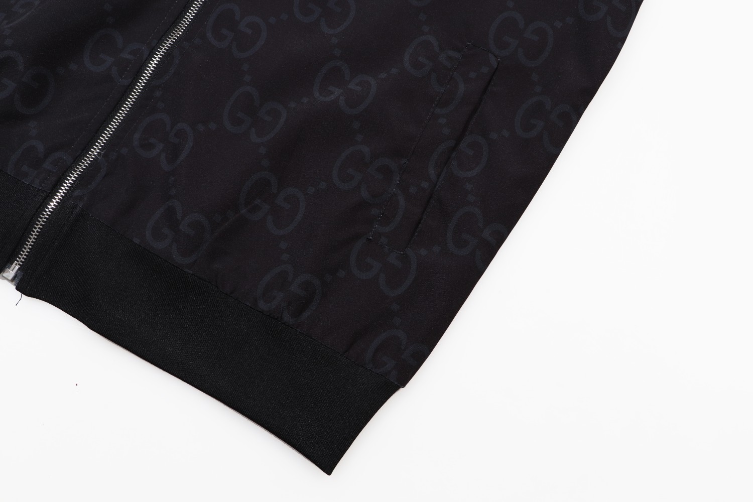 【GUCCI】グッチ ジャケット着  ご好評に付き再入荷！240921