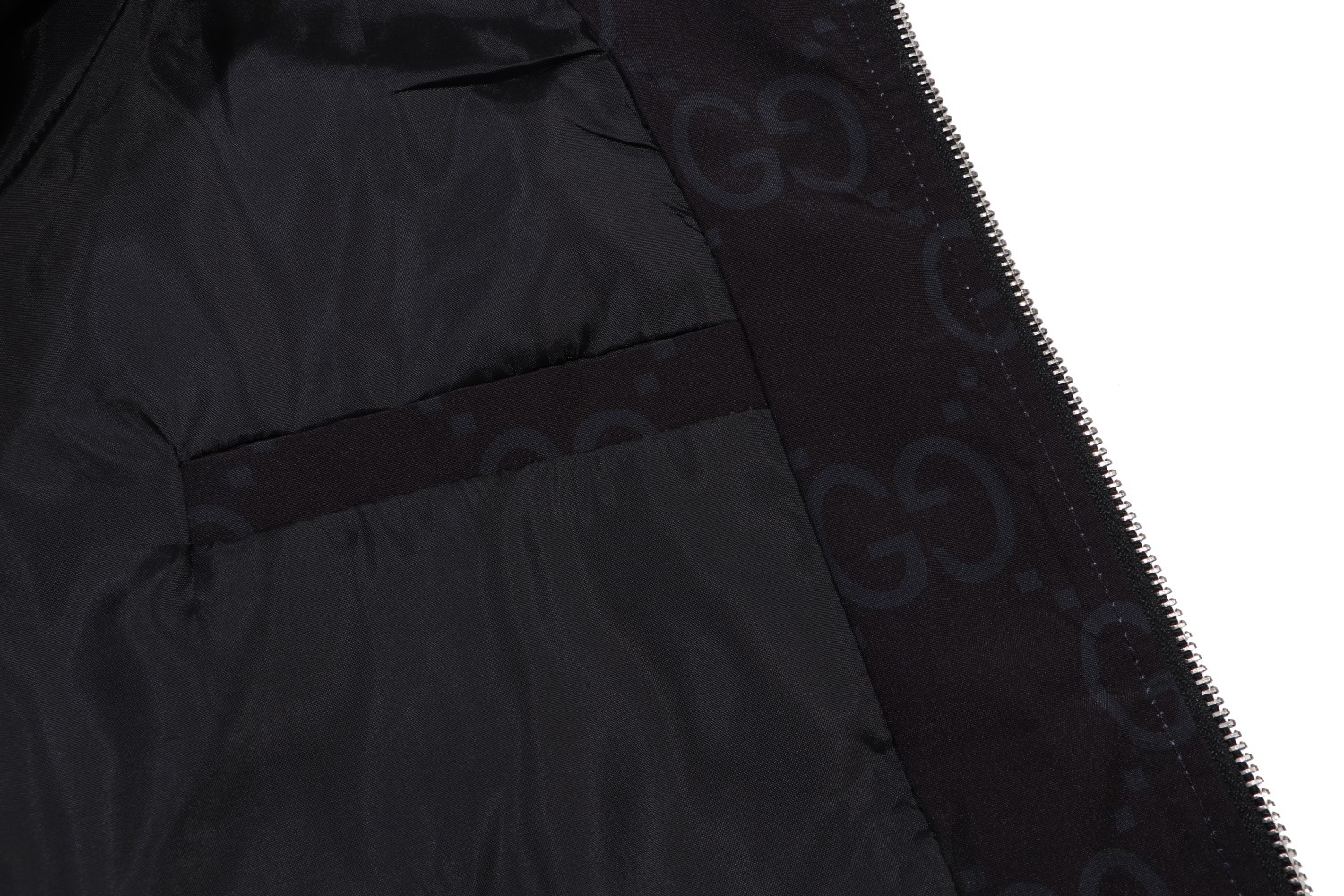 【GUCCI】グッチ ジャケット着  ご好評に付き再入荷！240921