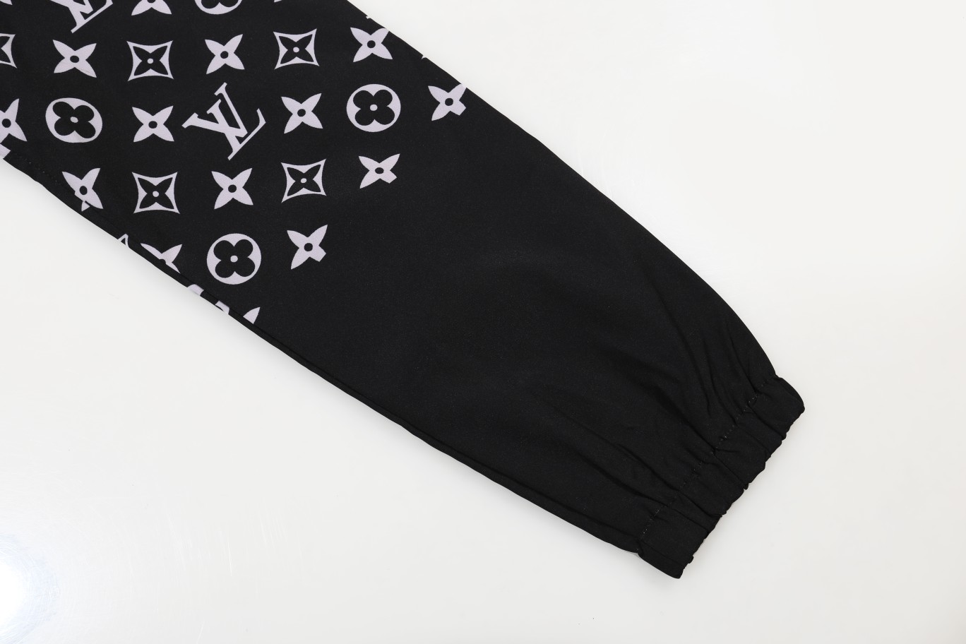 【LOUIS VUITTON】ルイヴィトン   ジャケット着 男女兼用 ご好評に付き再入荷！240921