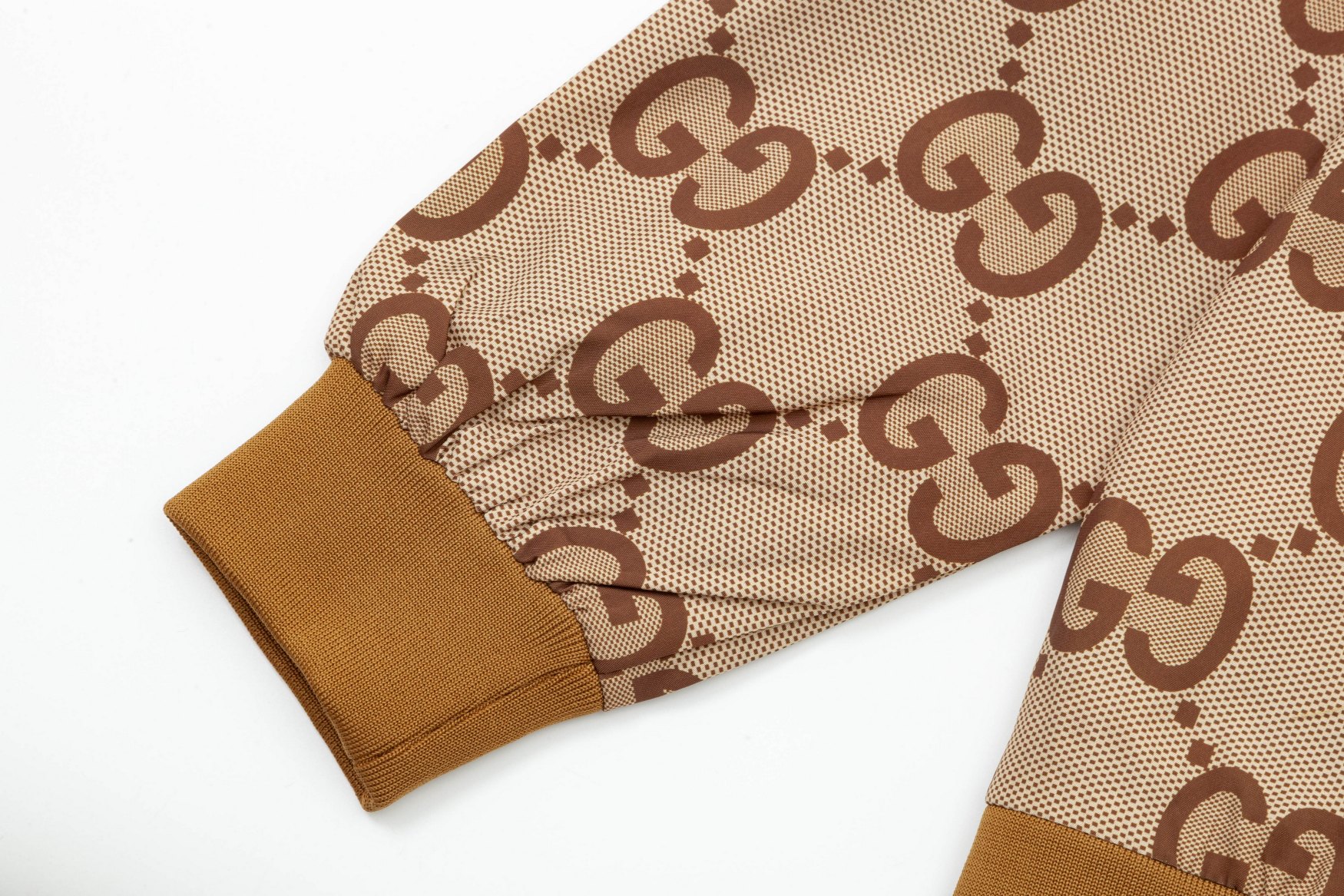 【GUCCI】グッチ ジャケット着  ご好評に付き再入荷！240921