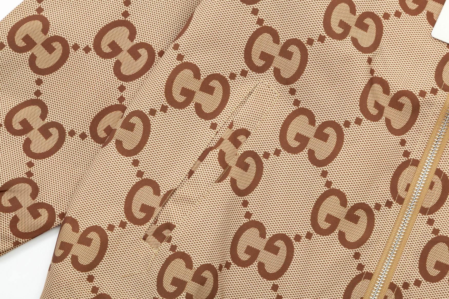 【GUCCI】グッチ ジャケット着  ご好評に付き再入荷！240921