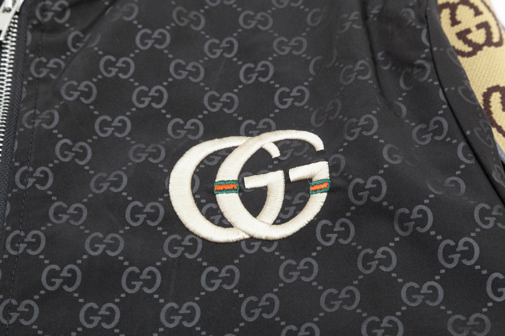 【GUCCI】グッチ ジャケット着  ご好評に付き再入荷！240921