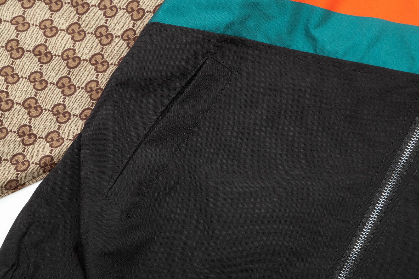 【GUCCI】グッチ ジャケット着  ご好評に付き再入荷！240921