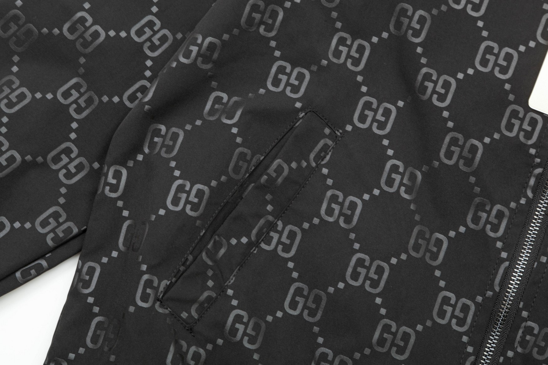 【GUCCI】グッチ ジャケット着  ご好評に付き再入荷！240921