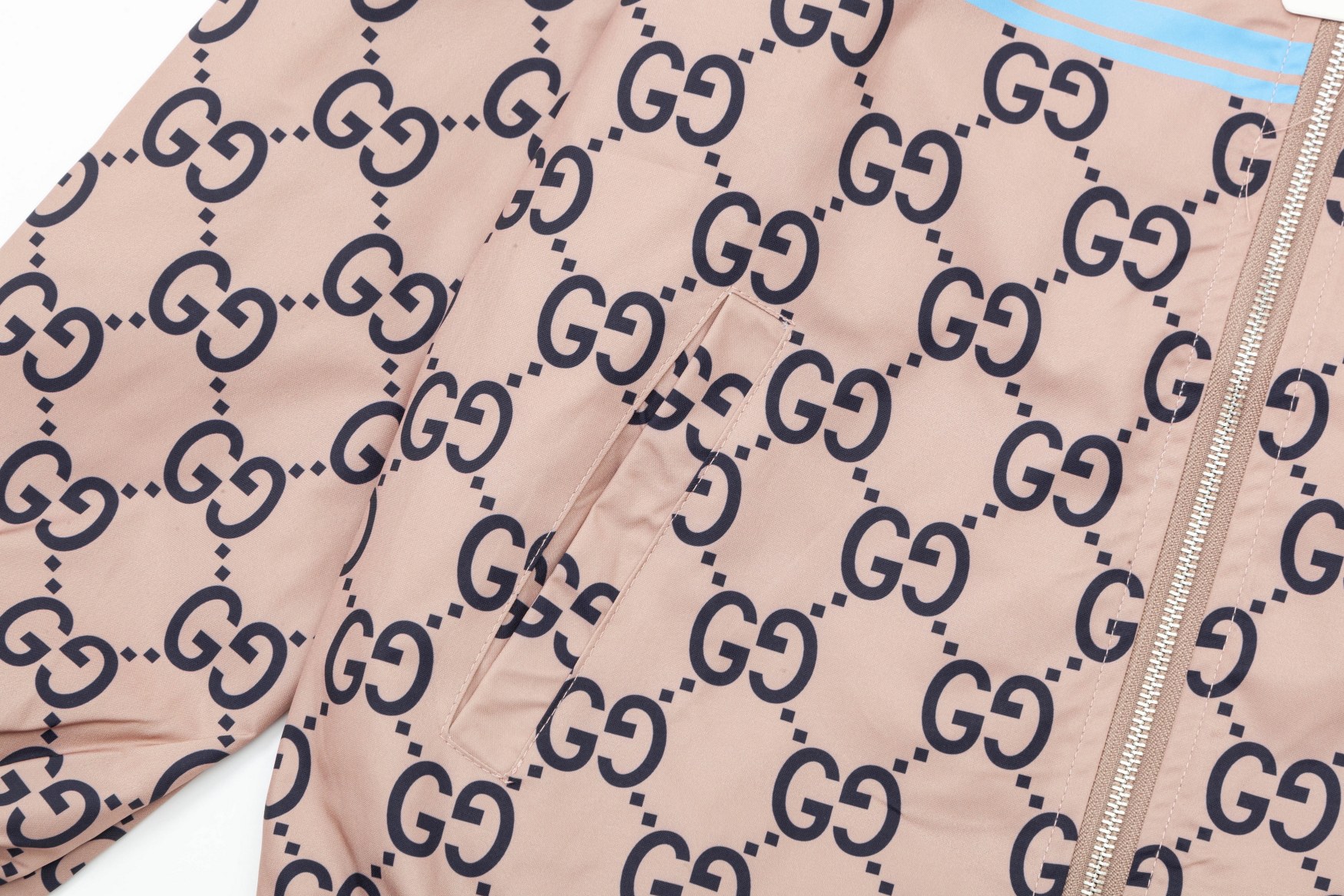 【GUCCI】グッチ ジャケット着  ご好評に付き再入荷！240921