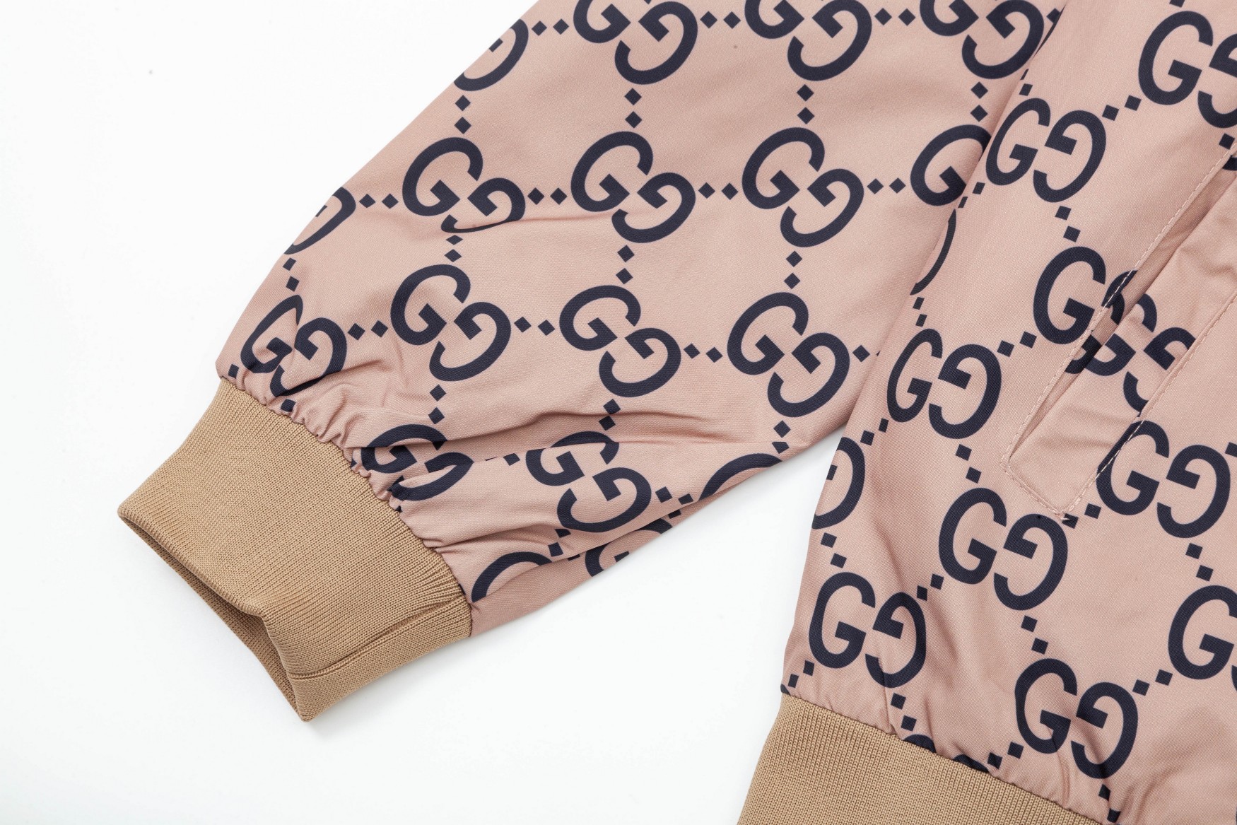 【GUCCI】グッチ ジャケット着  ご好評に付き再入荷！240921