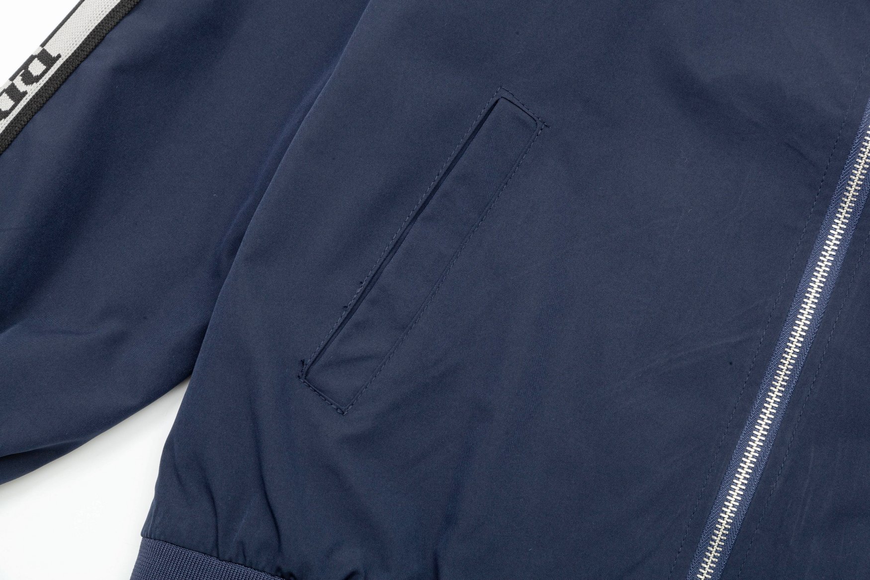 【PRADA】プラダ  ジャケット着 男女兼用 ご好評に付き再入荷！240920