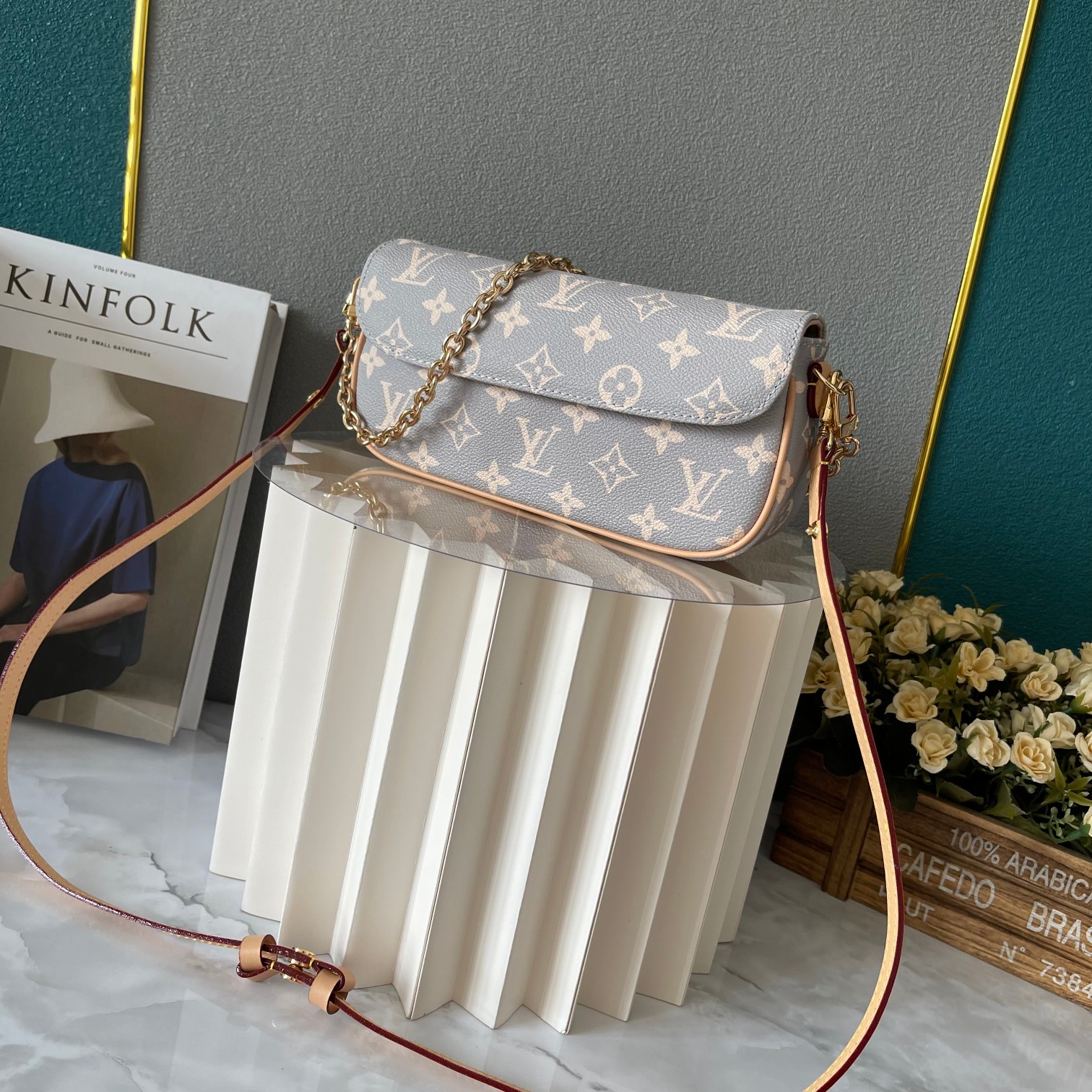 【LOUIS VUITTON 公式旗艦店】ルイヴィトン  斜めがけバッグ 当日出荷 好評に付き再入荷！21.5*6*13.5CM  240911