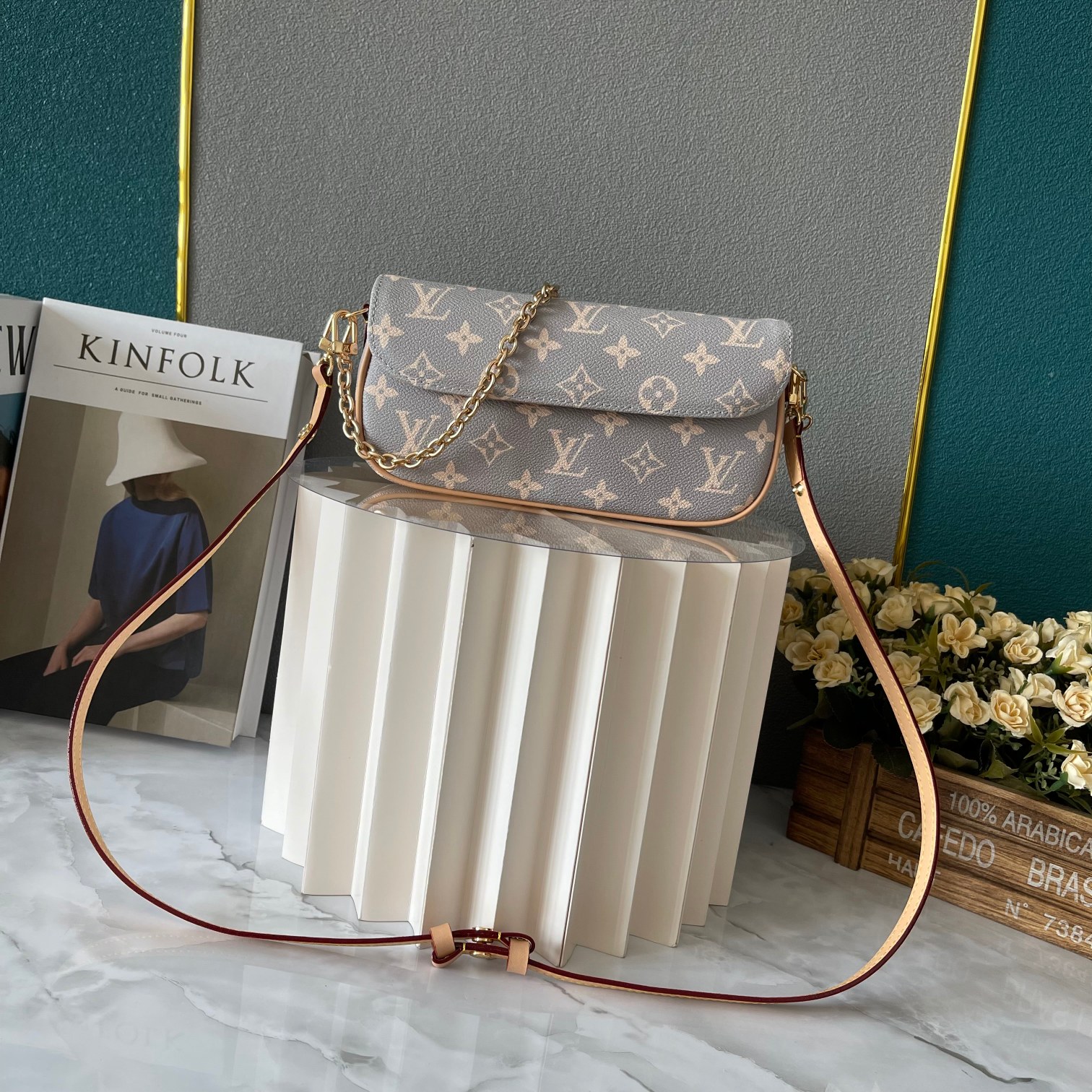 【LOUIS VUITTON 公式旗艦店】ルイヴィトン  斜めがけバッグ 当日出荷 好評に付き再入荷！21.5*6*13.5CM  240911