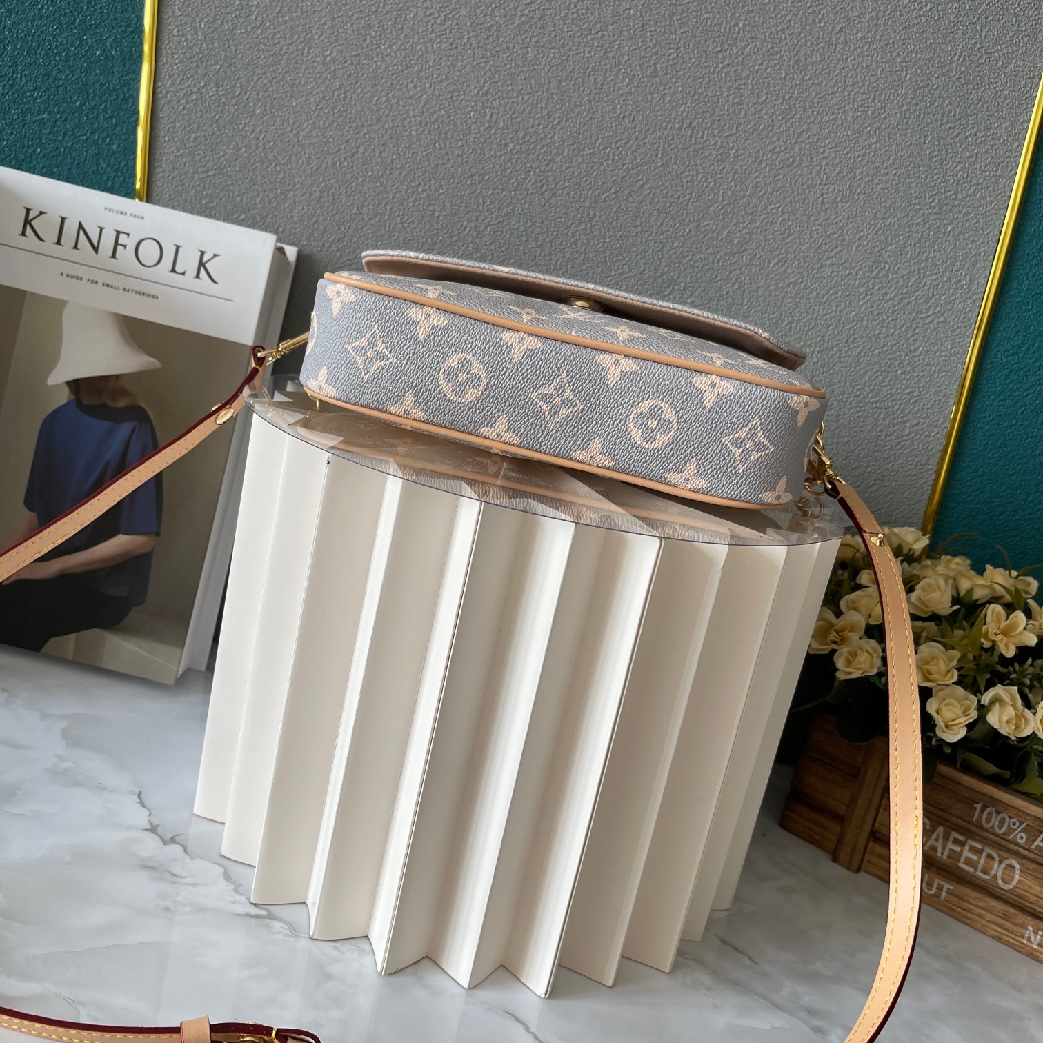 【LOUIS VUITTON 公式旗艦店】ルイヴィトン  斜めがけバッグ 当日出荷 好評に付き再入荷！21.5*6*13.5CM  240911