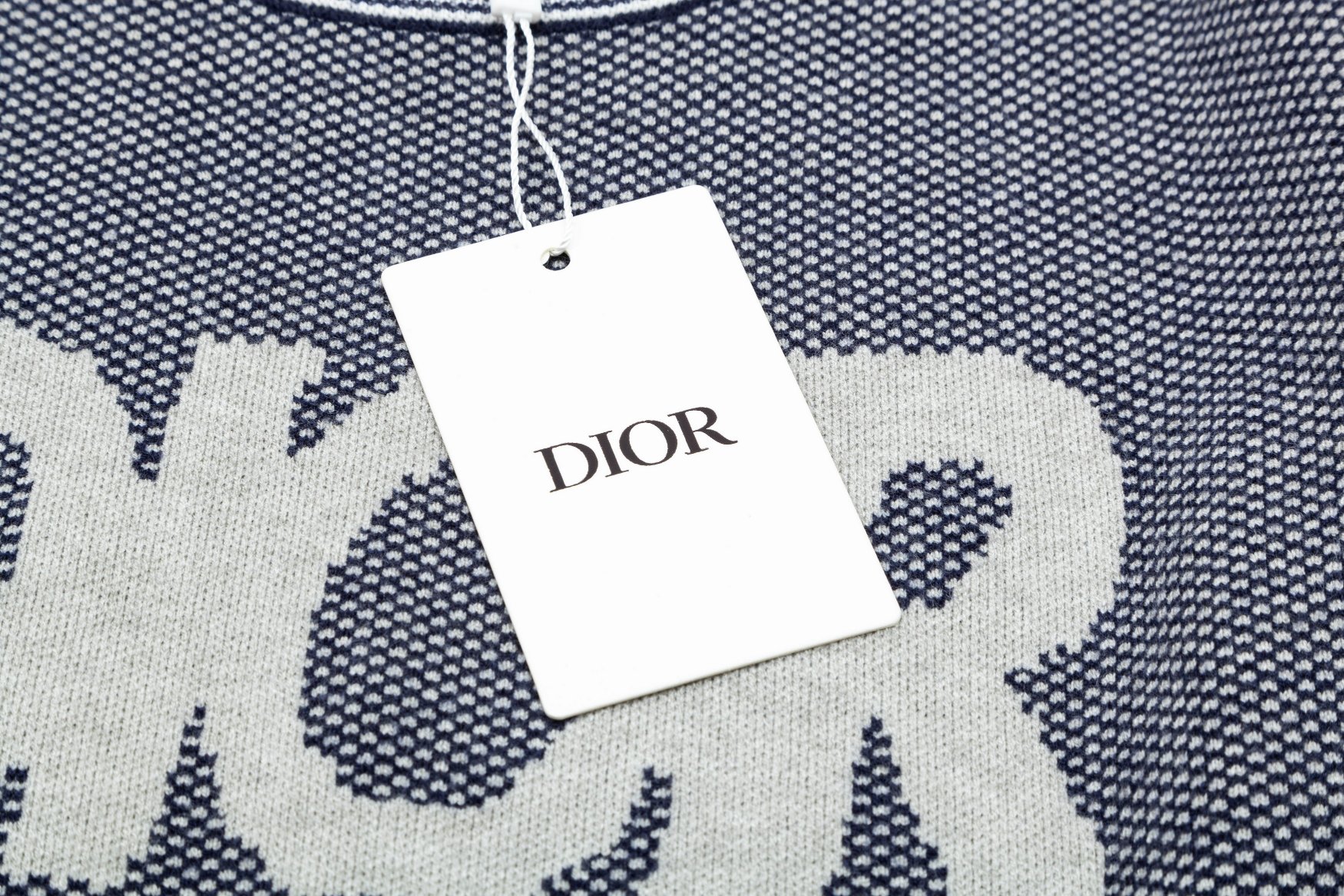 【DIOR 公式旗艦店】ディオール   セーター好評に付き再入荷！ 240929