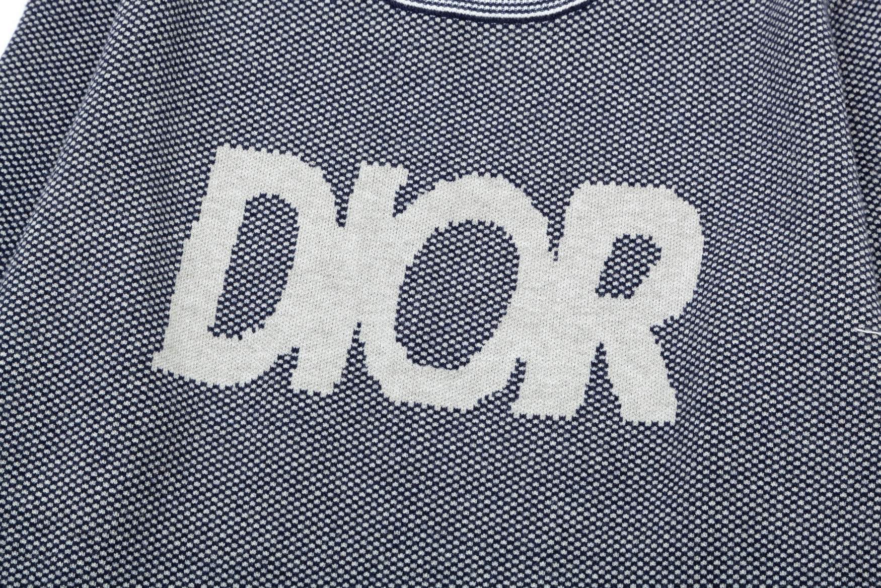 【DIOR 公式旗艦店】ディオール   セーター好評に付き再入荷！ 240929