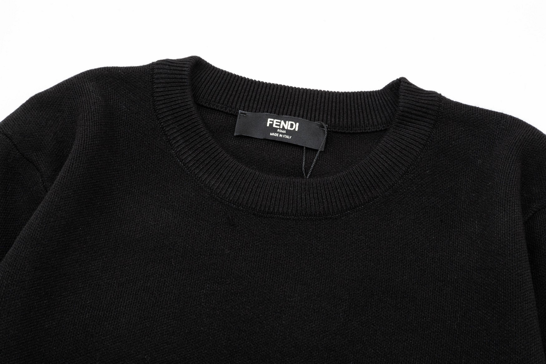 【FENDI 公式旗艦店】フェンディ   セーター好評に付き再入荷！ 240929