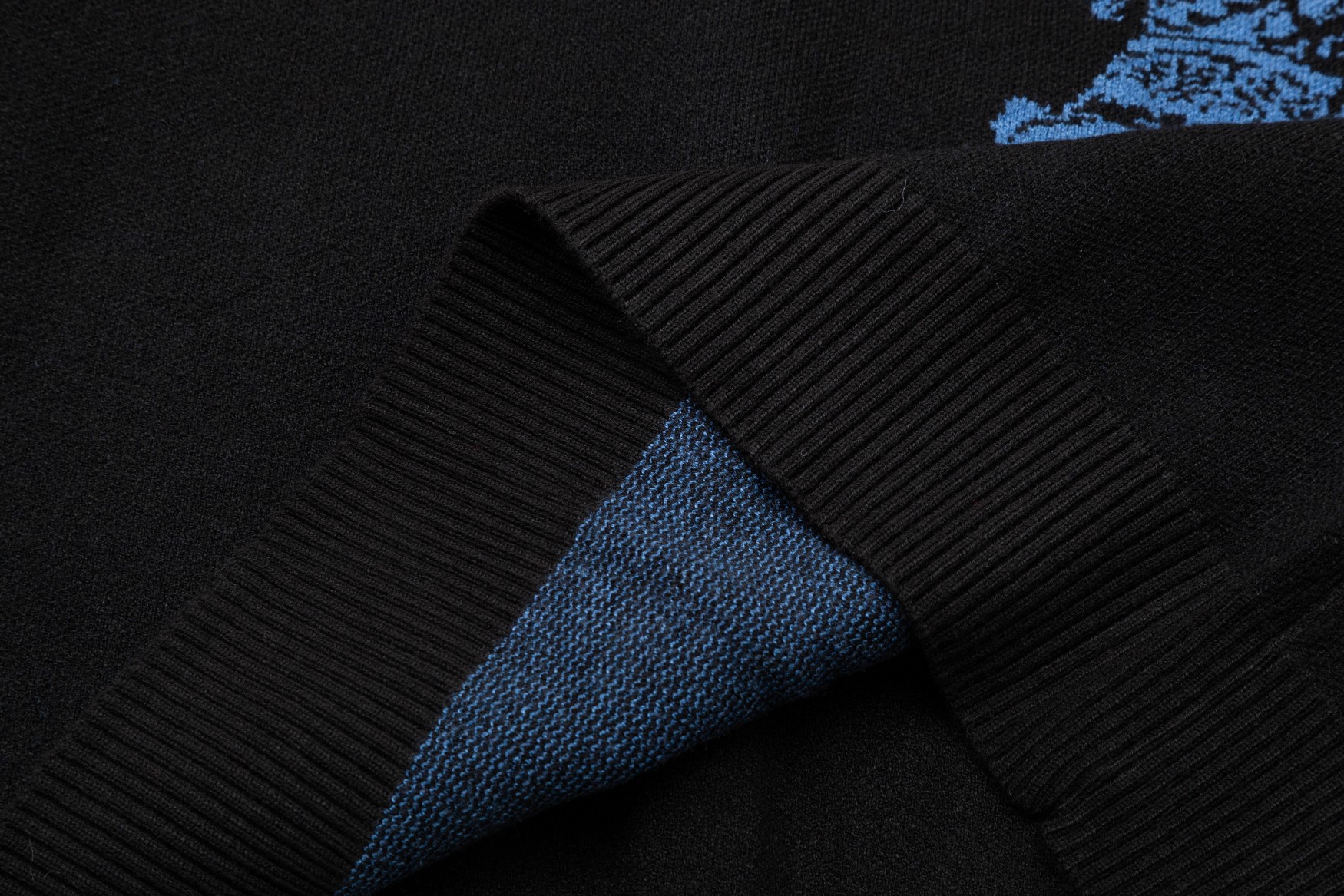 【BURBERRY 公式旗艦店】バーバリー   セーター好評に付き再入荷！ 240930