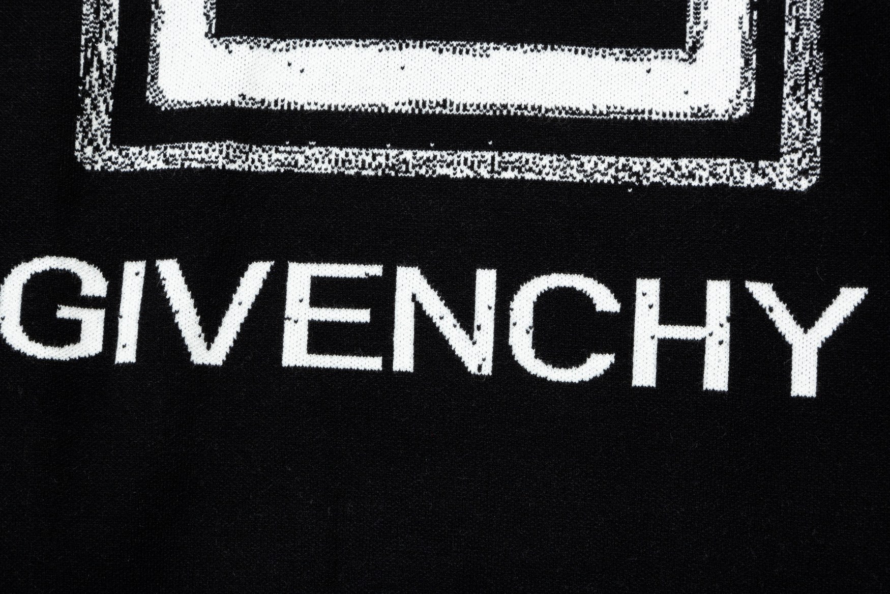 【GIVENCHY  公式旗艦店】ジバンシー  セーター好評に付き再入荷！ 240930