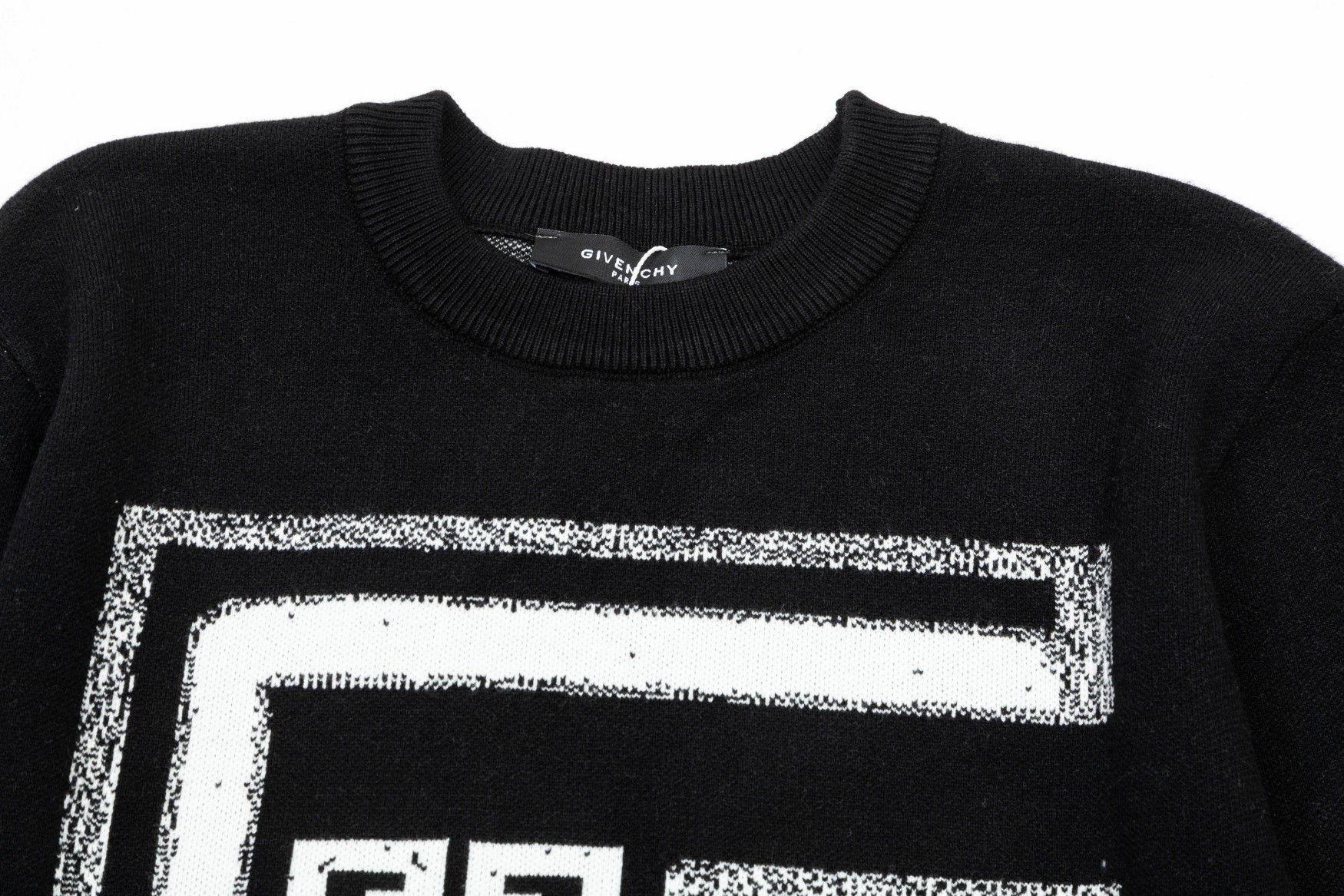 【GIVENCHY  公式旗艦店】ジバンシー  セーター好評に付き再入荷！ 240930