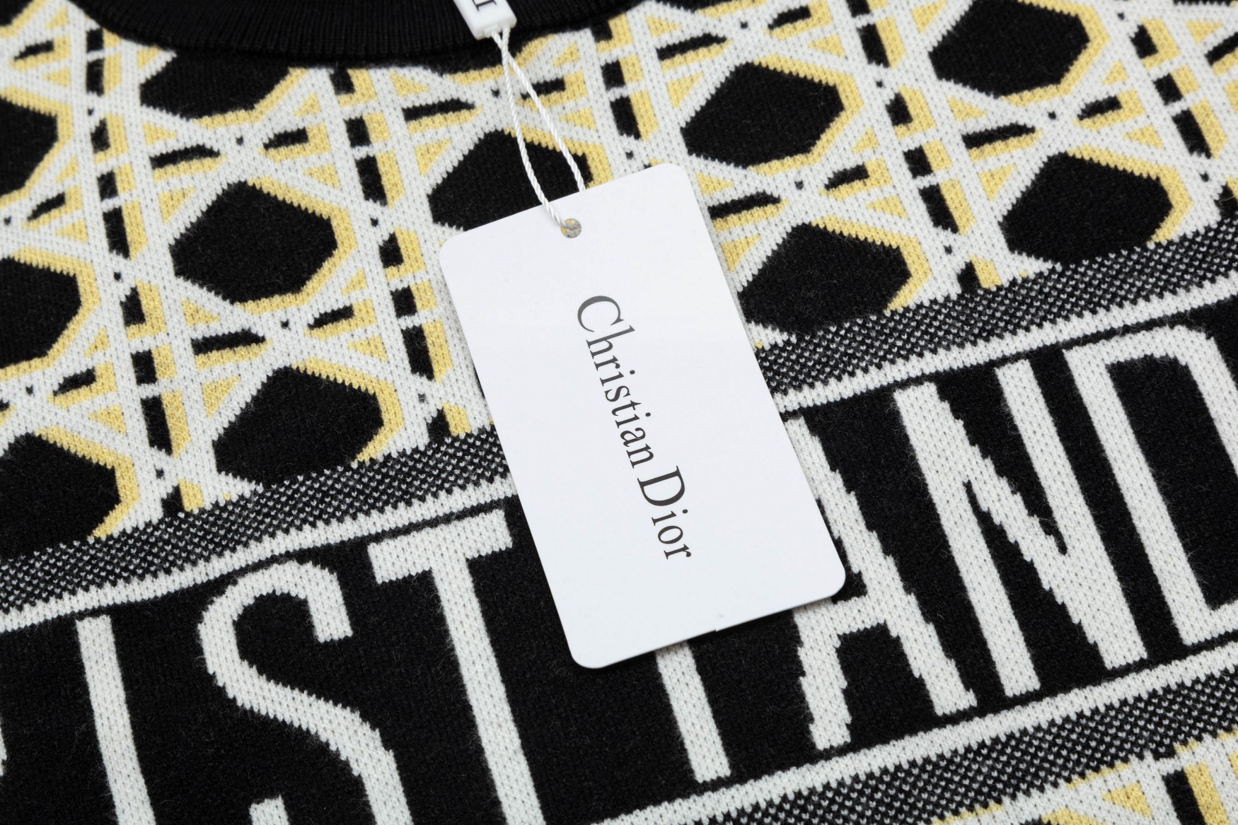 【DIOR  公式旗艦店】ディオール  セーター好評に付き再入荷！ 241031