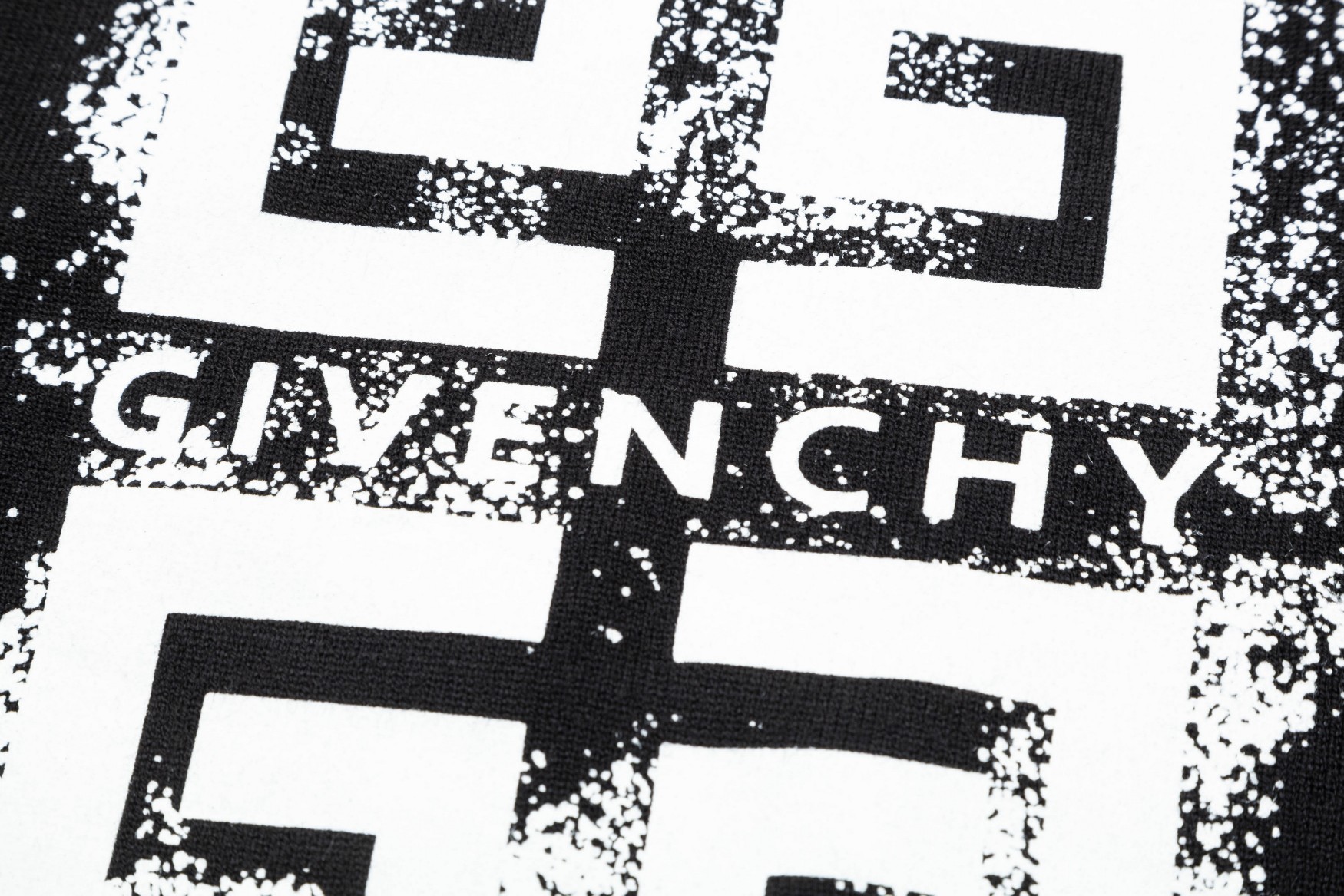 【GIVENCHY  公式旗艦店】ジバンシー  セーター好評に付き再入荷！ 240930