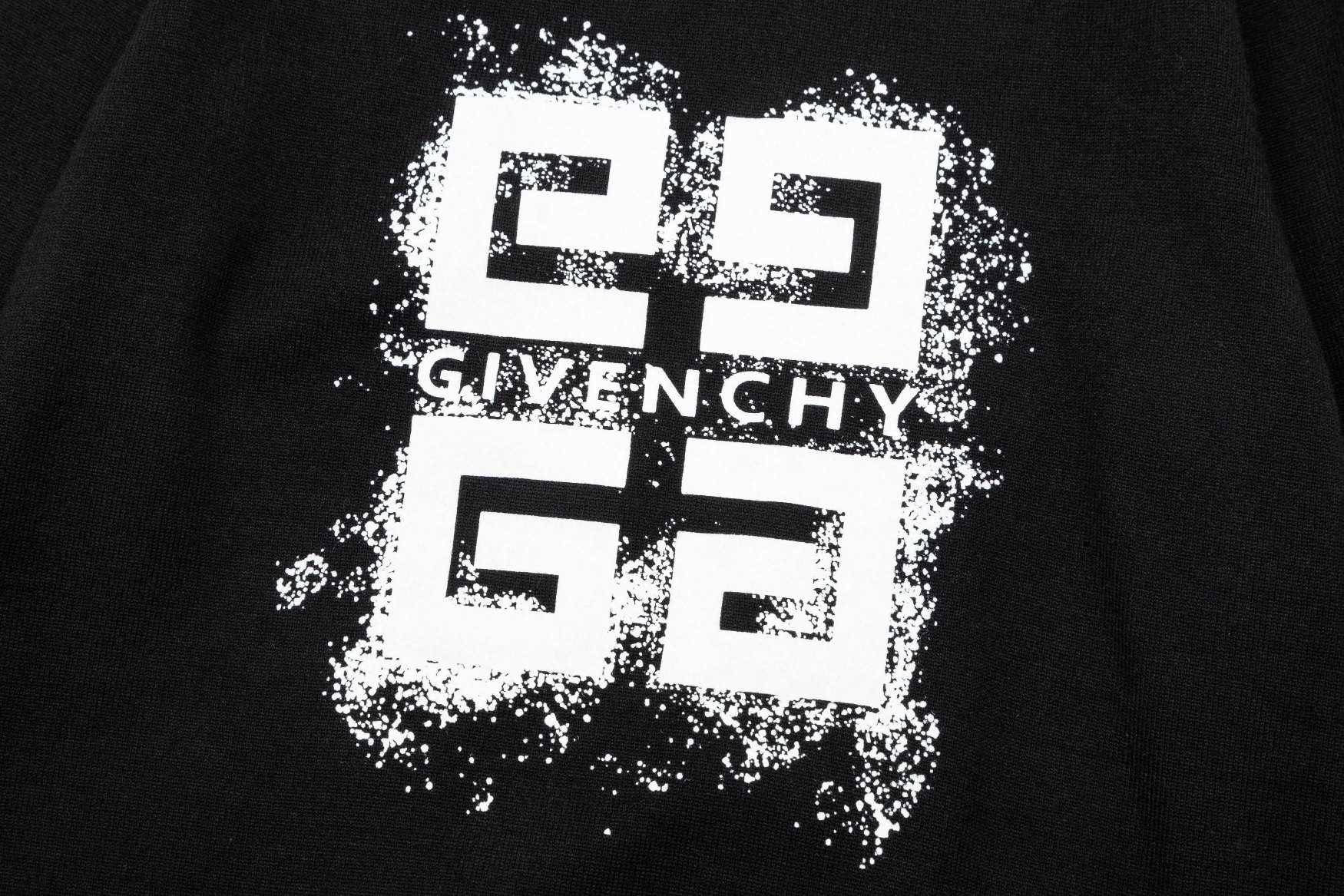 【GIVENCHY  公式旗艦店】ジバンシー  セーター好評に付き再入荷！ 240930