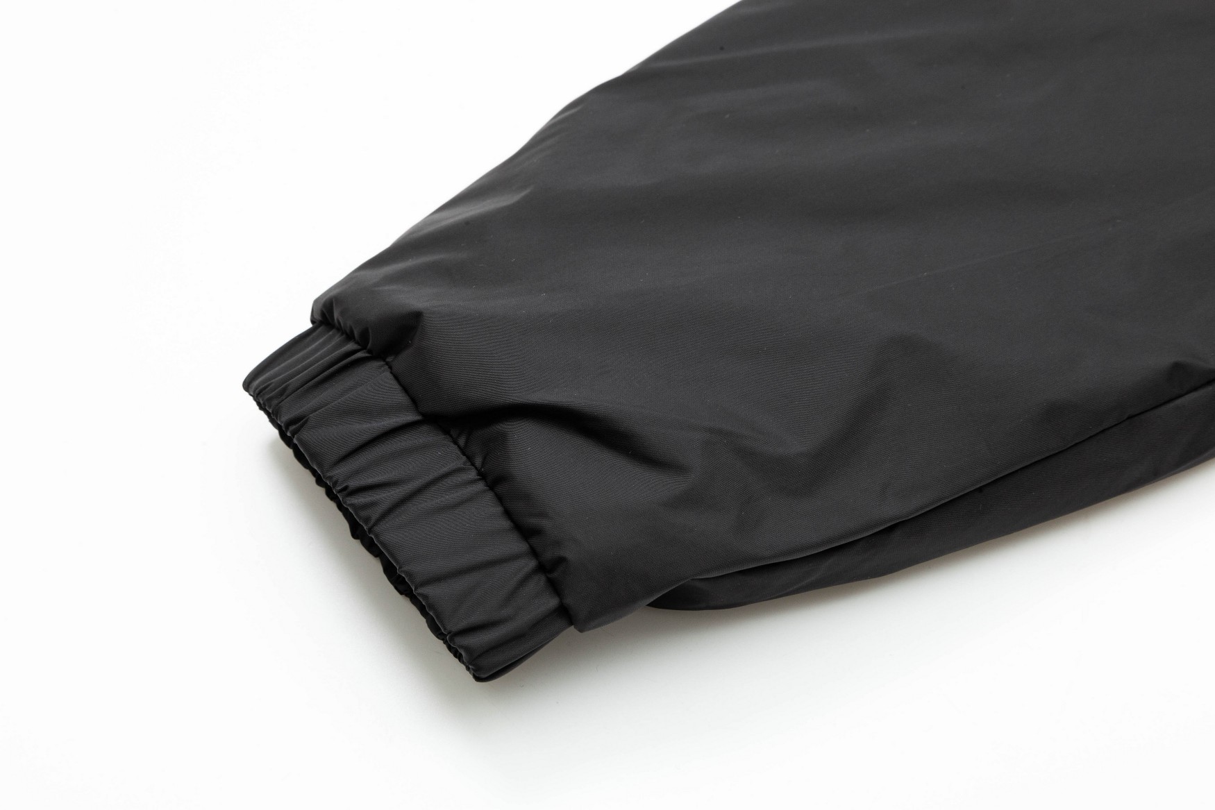 【Moncler日本公式許可旗艦店】（モンクレール）ジャケット着 ご好評に付き再入荷！！【男女兼用】 240920